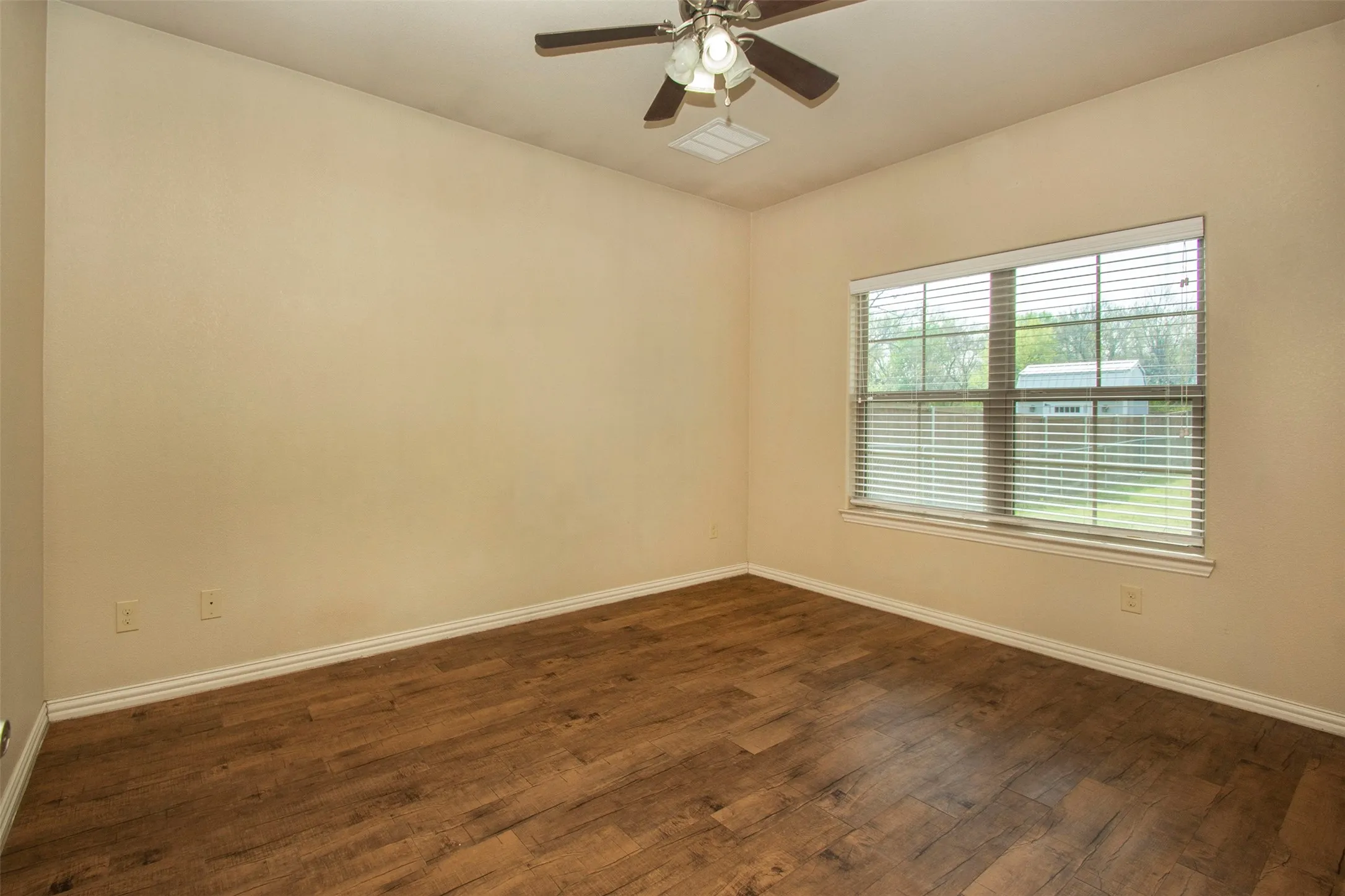 Single Family Residence For Rent in Grayson County , 700 E Bullock Street, Denison, Texas 75021, 3 Bedroom, 2 Bathroom, 2 Garage spaces, 1,320 Sqft, built in 2017, mls#21408554, Real Estate Agent in Denison, Homes For Rent in Grayson county, Homes For Rent in Denison, Realtor in Denison Texas, Real Estate Brokerage Independent Realty Texas, Luminita Cordes Realtor