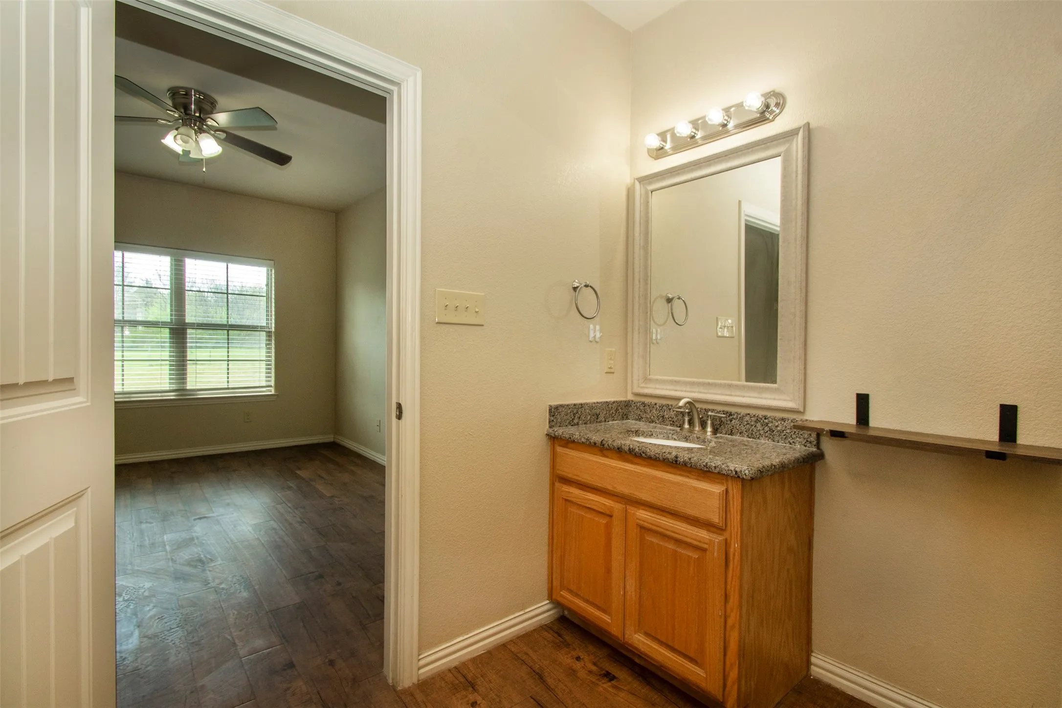 Single Family Residence For Rent in Grayson County , 700 E Bullock Street, Denison, Texas 75021, 3 Bedroom, 2 Bathroom, 2 Garage spaces, 1,320 Sqft, built in 2017, mls#21408554, Real Estate Agent in Denison, Homes For Rent in Grayson county, Homes For Rent in Denison, Realtor in Denison Texas, Real Estate Brokerage Independent Realty Texas, Luminita Cordes Realtor
