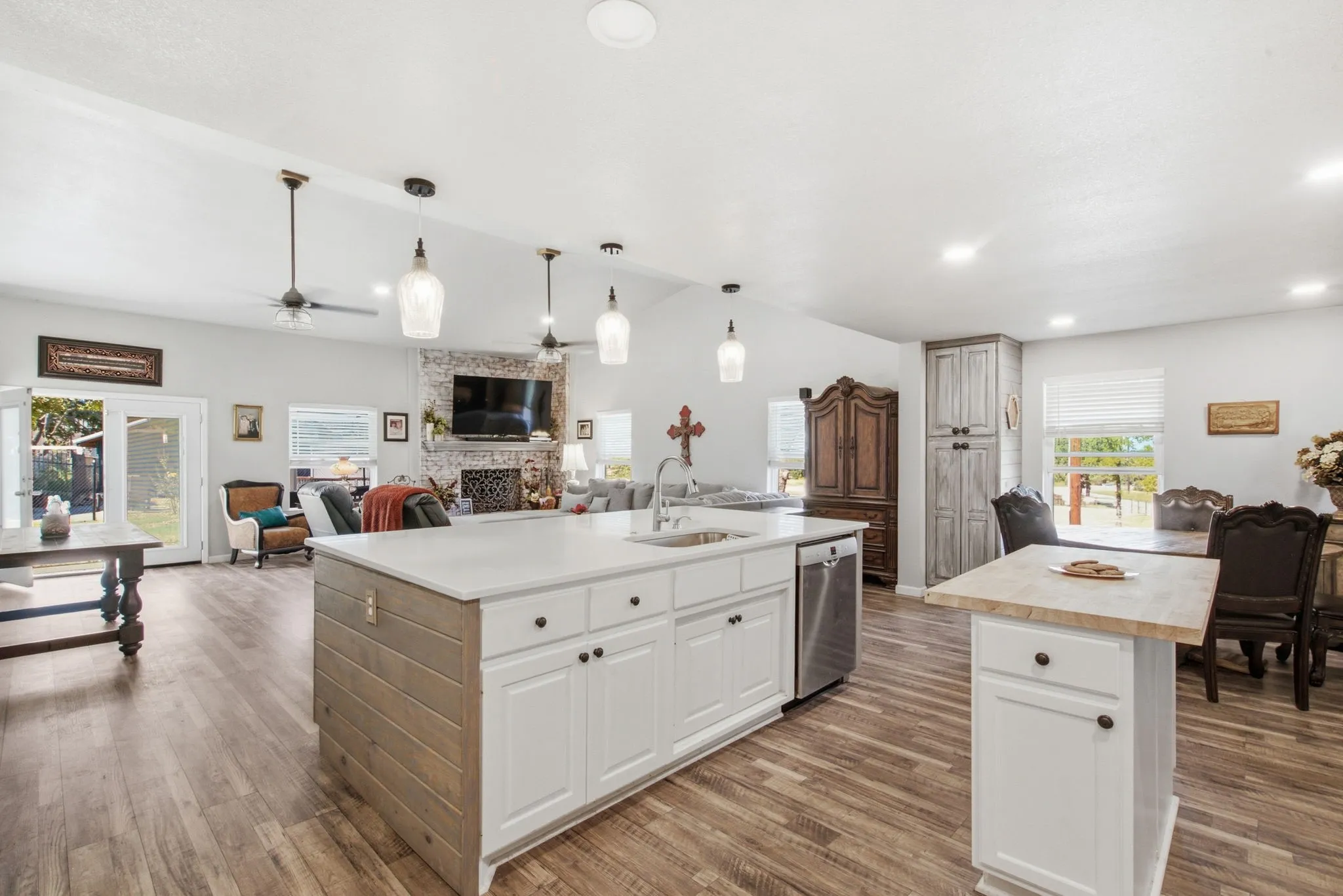 Office For Sale in Parker County , 5098 Fairview Road, Millsap, Texas 76066, 0, 0, Garage spaces, 0 Sqft, built in 2003, mls#21405817, Real Estate Agent in Millsap, Homes For Sale in Parker county, Homes For Sale in Millsap, Realtor in Millsap Texas, Real Estate Brokerage Independent Realty Texas, Luminita Cordes Realtor