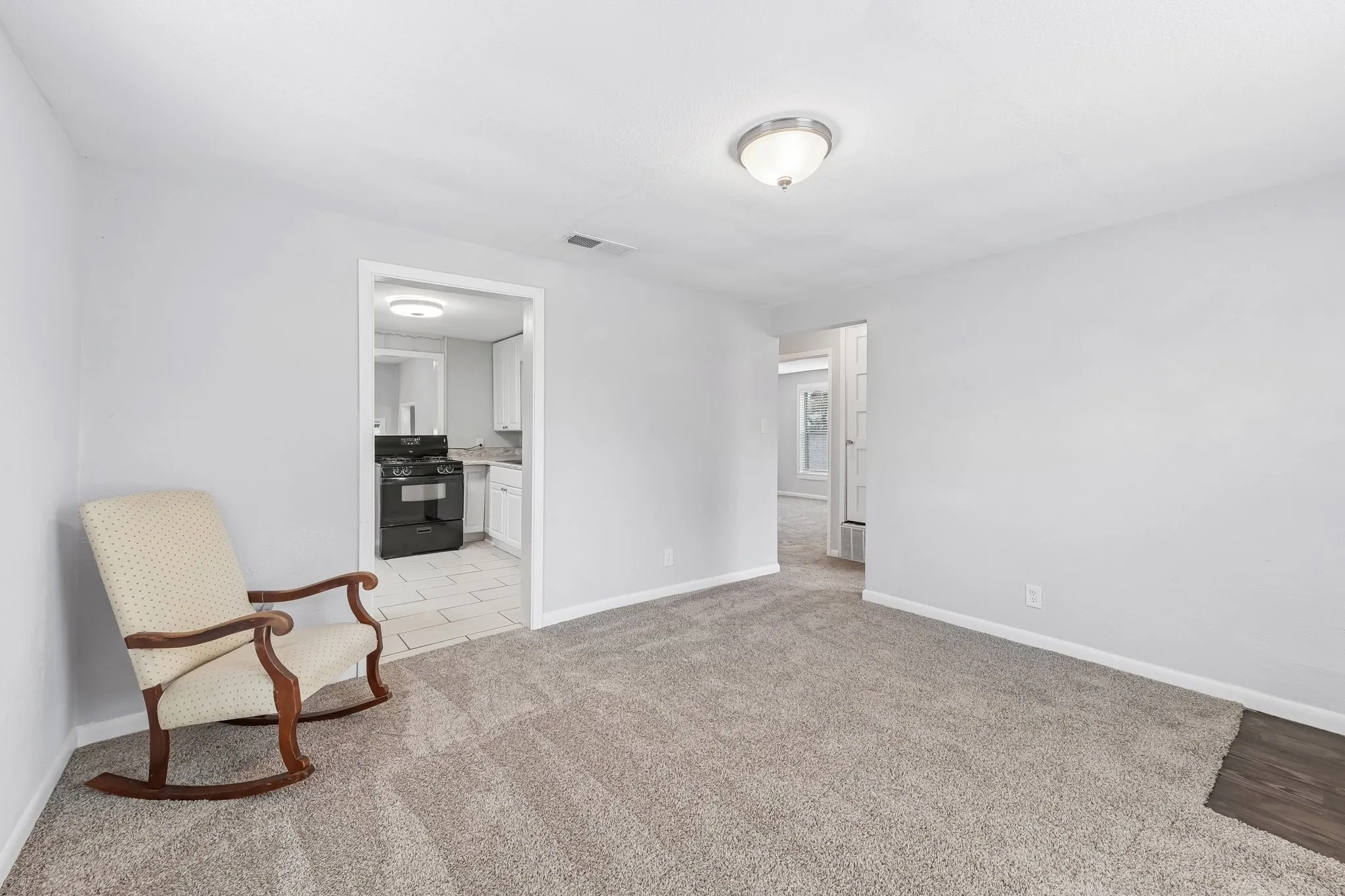 Single Family Residence For Sale in Tarrant County , 200 N Roe Street, White Settlement, Texas 76108, 3 Bedroom, 2 Bathroom, Garage spaces, 1,568 Sqft, built in 1949, mls#21405334, Real Estate Agent in White Settlement, Homes For Sale in Tarrant county, Homes For Sale in White Settlement, Realtor in White Settlement Texas, Real Estate Brokerage Independent Realty Texas, Luminita Cordes Realtor