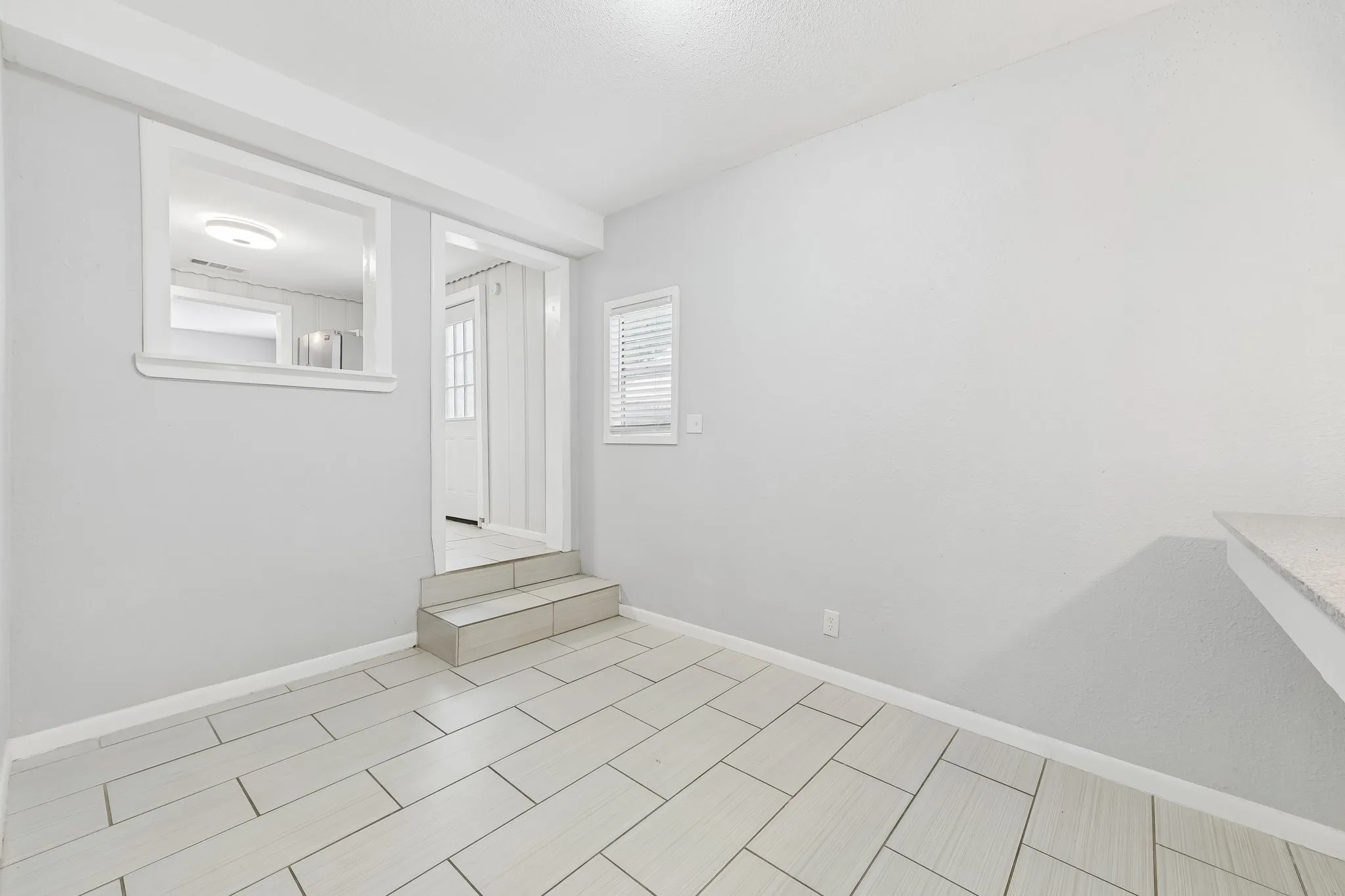 Single Family Residence For Sale in Tarrant County , 200 N Roe Street, White Settlement, Texas 76108, 3 Bedroom, 2 Bathroom, Garage spaces, 1,568 Sqft, built in 1949, mls#21405334, Real Estate Agent in White Settlement, Homes For Sale in Tarrant county, Homes For Sale in White Settlement, Realtor in White Settlement Texas, Real Estate Brokerage Independent Realty Texas, Luminita Cordes Realtor