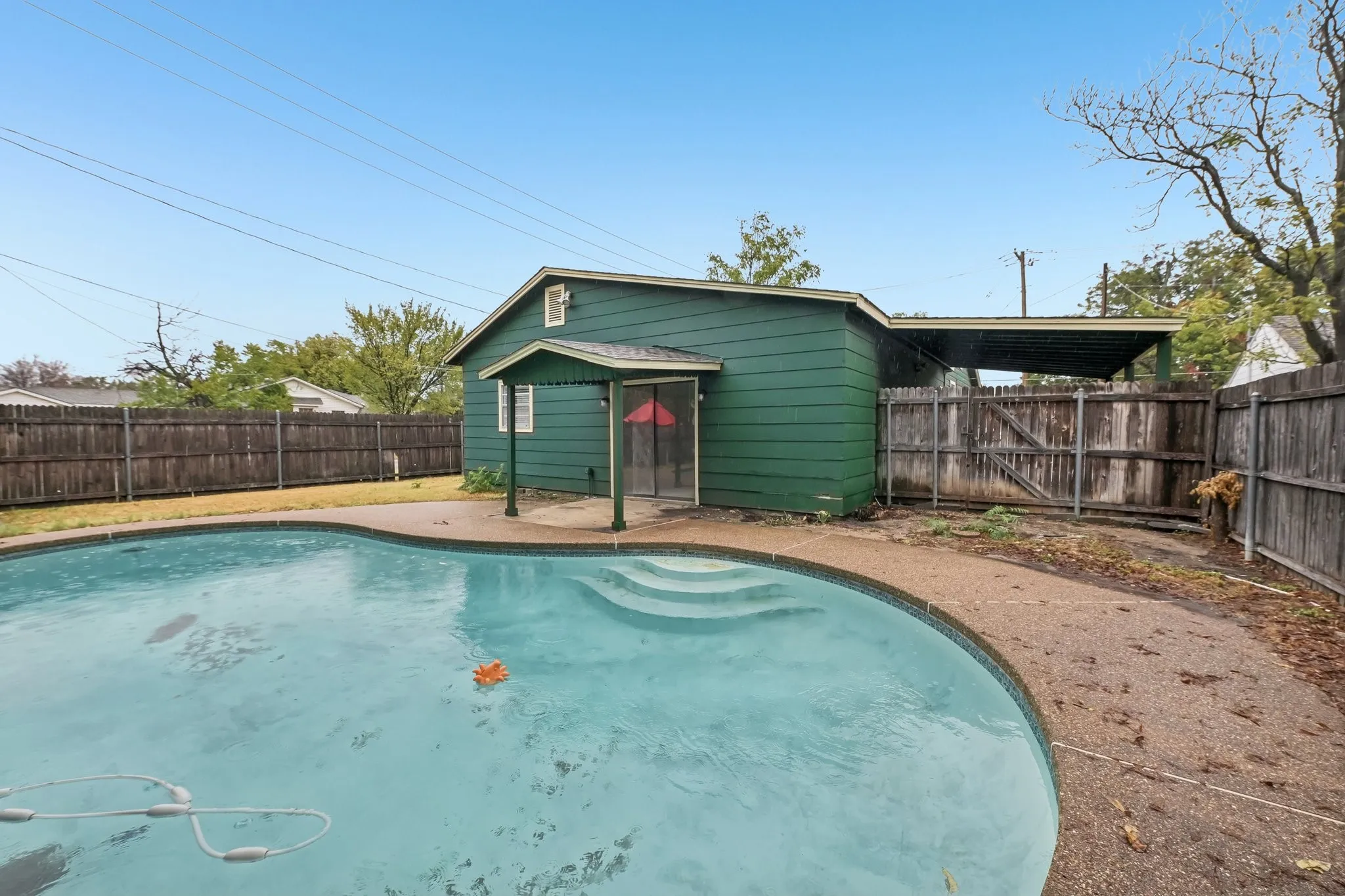 Single Family Residence For Sale in Tarrant County , 200 N Roe Street, White Settlement, Texas 76108, 3 Bedroom, 2 Bathroom, Garage spaces, 1,568 Sqft, built in 1949, mls#21405334, Real Estate Agent in White Settlement, Homes For Sale in Tarrant county, Homes For Sale in White Settlement, Realtor in White Settlement Texas, Real Estate Brokerage Independent Realty Texas, Luminita Cordes Realtor