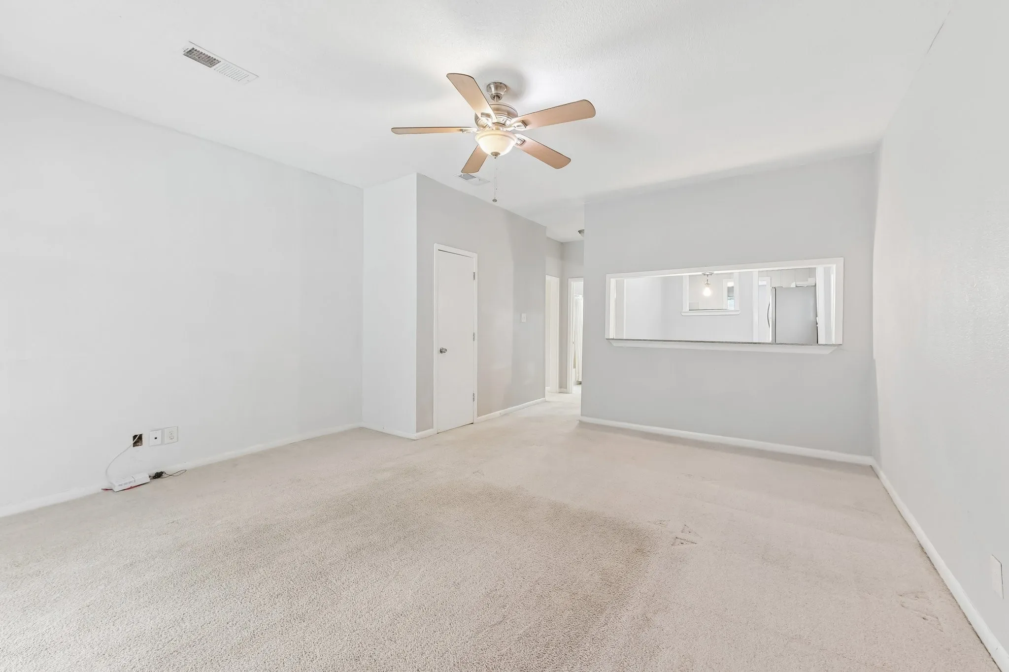 Single Family Residence For Sale in Tarrant County , 200 N Roe Street, White Settlement, Texas 76108, 3 Bedroom, 2 Bathroom, Garage spaces, 1,568 Sqft, built in 1949, mls#21405334, Real Estate Agent in White Settlement, Homes For Sale in Tarrant county, Homes For Sale in White Settlement, Realtor in White Settlement Texas, Real Estate Brokerage Independent Realty Texas, Luminita Cordes Realtor