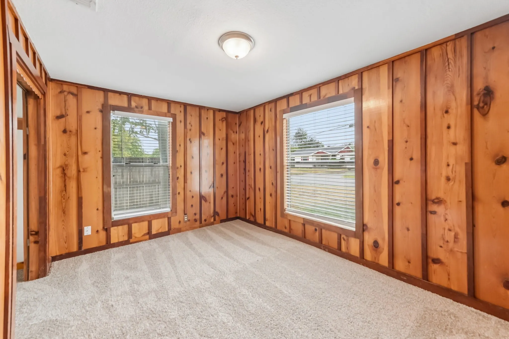 Single Family Residence For Sale in Tarrant County , 200 N Roe Street, White Settlement, Texas 76108, 3 Bedroom, 2 Bathroom, Garage spaces, 1,568 Sqft, built in 1949, mls#21405334, Real Estate Agent in White Settlement, Homes For Sale in Tarrant county, Homes For Sale in White Settlement, Realtor in White Settlement Texas, Real Estate Brokerage Independent Realty Texas, Luminita Cordes Realtor