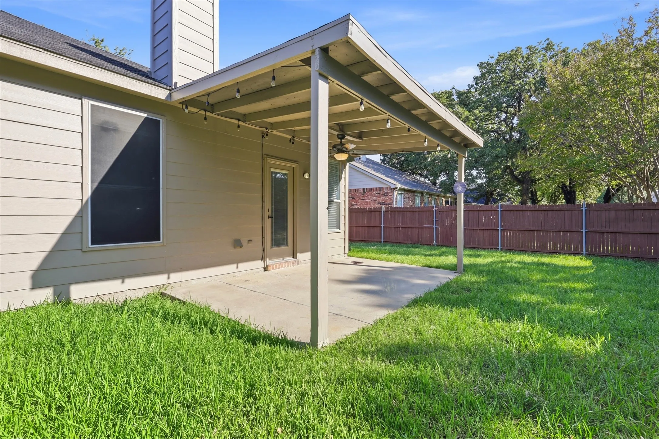 Single Family Residence For Rent in Tarrant County , 315 Londonderry Lane, Mansfield, Texas 76063, 4 Bedroom, 2 Bathroom, 2 Garage spaces, 2,079 Sqft, built in 2001, mls#21405739, Real Estate Agent in Mansfield, Homes For Rent in Tarrant county, Homes For Rent in Mansfield, Realtor in Mansfield Texas, Real Estate Brokerage Independent Realty Texas, Luminita Cordes Realtor