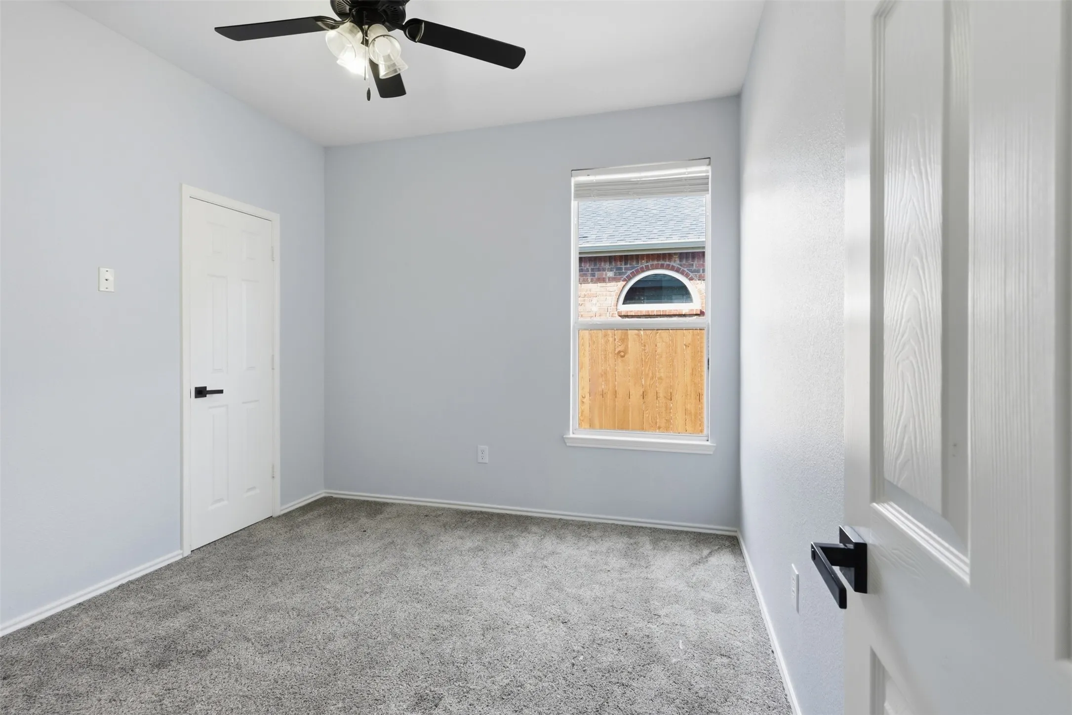 Single Family Residence For Rent in Tarrant County , 315 Londonderry Lane, Mansfield, Texas 76063, 4 Bedroom, 2 Bathroom, 2 Garage spaces, 2,079 Sqft, built in 2001, mls#21405739, Real Estate Agent in Mansfield, Homes For Rent in Tarrant county, Homes For Rent in Mansfield, Realtor in Mansfield Texas, Real Estate Brokerage Independent Realty Texas, Luminita Cordes Realtor