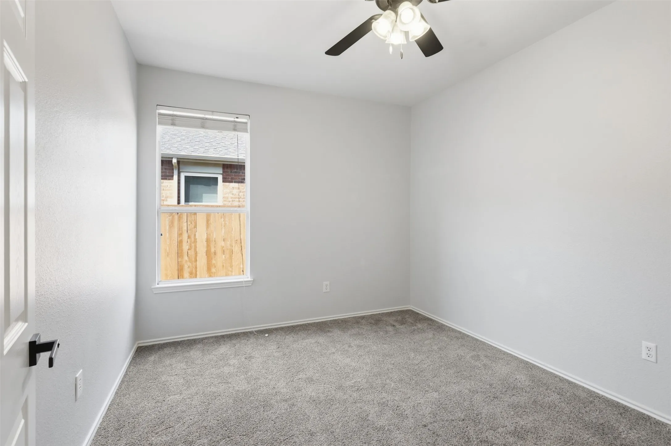 Single Family Residence For Rent in Tarrant County , 315 Londonderry Lane, Mansfield, Texas 76063, 4 Bedroom, 2 Bathroom, 2 Garage spaces, 2,079 Sqft, built in 2001, mls#21405739, Real Estate Agent in Mansfield, Homes For Rent in Tarrant county, Homes For Rent in Mansfield, Realtor in Mansfield Texas, Real Estate Brokerage Independent Realty Texas, Luminita Cordes Realtor