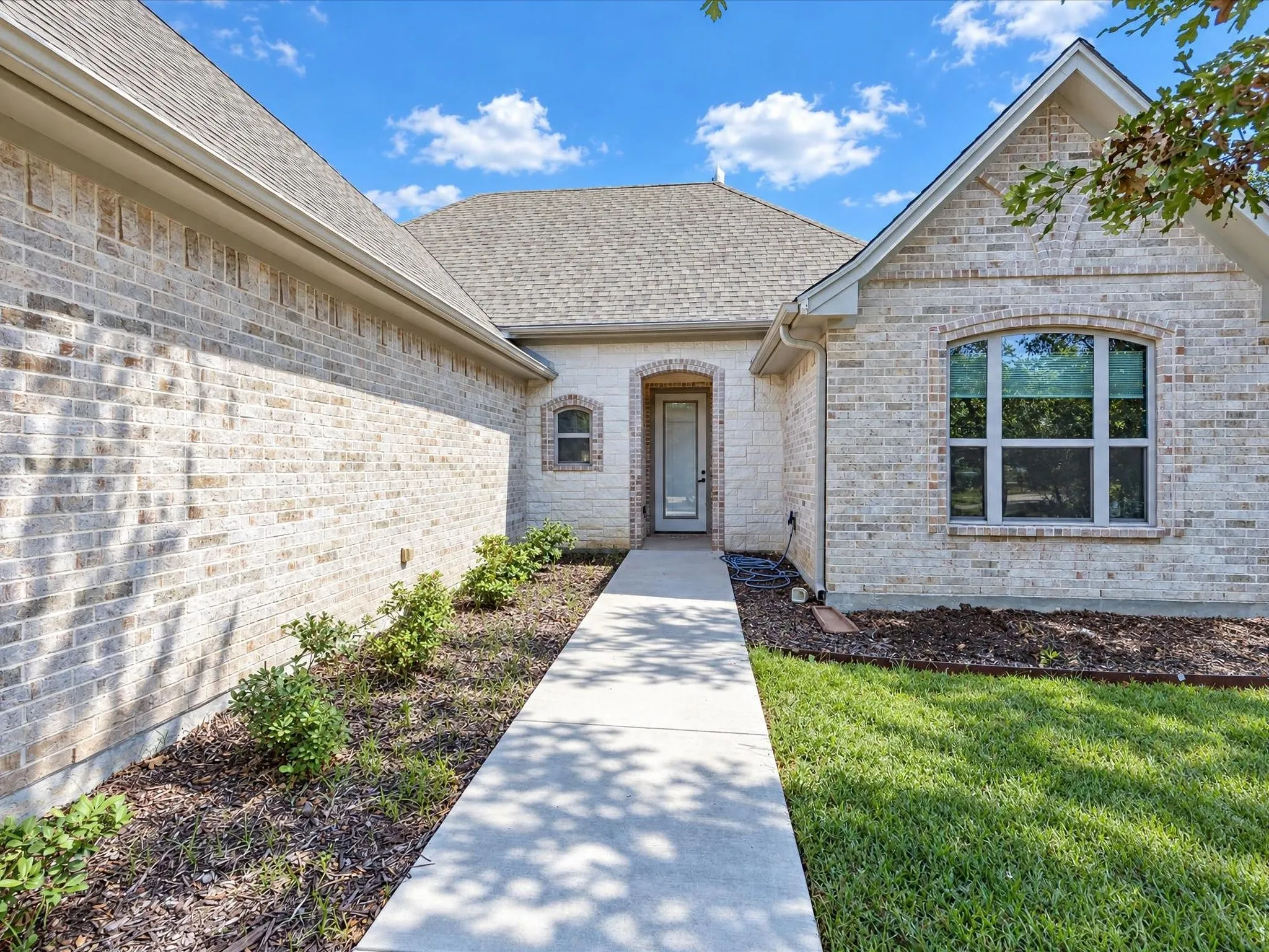 Single Family Residence For Sale in Wise County , 196 Bridwell Lane, Runaway Bay, Texas 76426, 4 Bedroom, 2 Bathroom, 2 Garage spaces, 1,635 Sqft, built in 2019, mls#21408491, Real Estate Agent in Runaway Bay, Homes For Sale in Wise county, Homes For Sale in Runaway Bay, Realtor in Runaway Bay Texas, Real Estate Brokerage Independent Realty Texas, Luminita Cordes Realtor