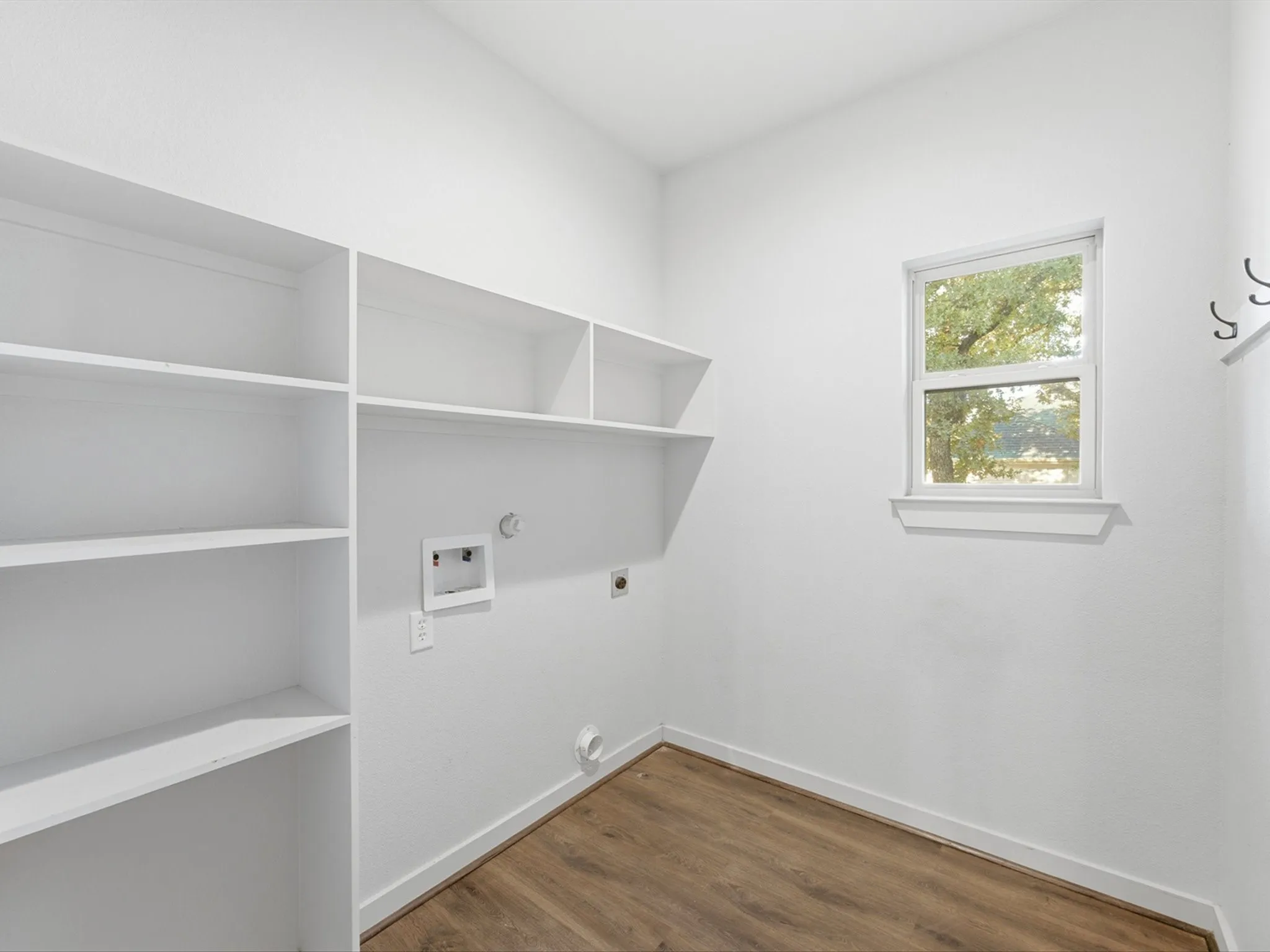 LOVE the built ins