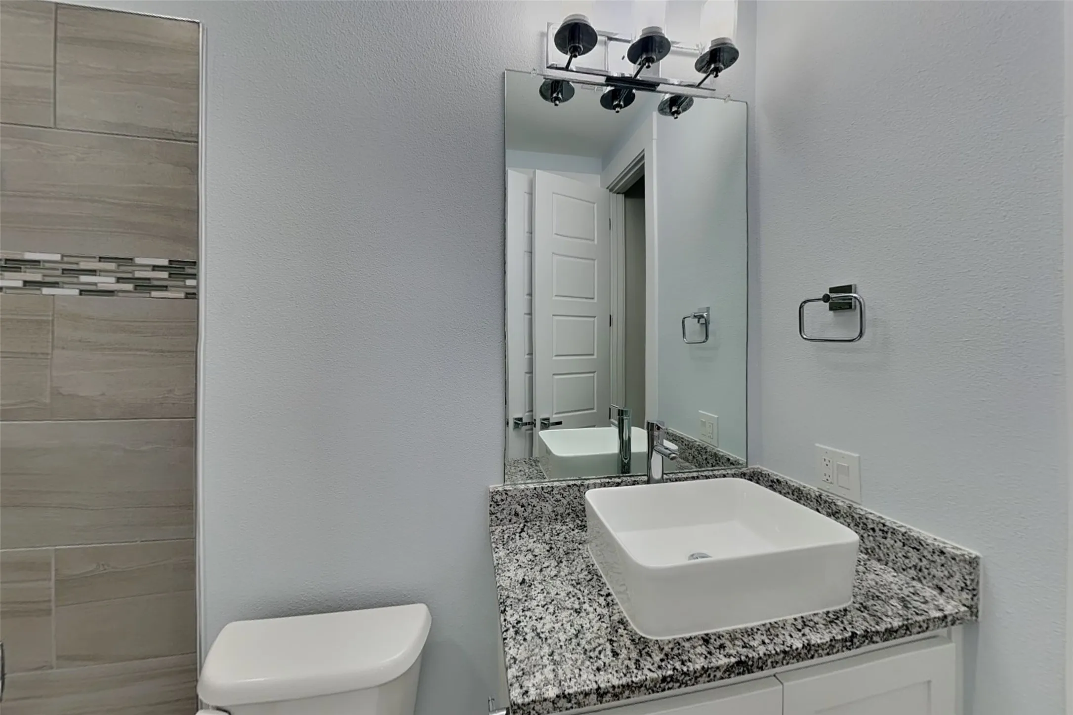 Townhouse For Rent in Denton County , 217 S Village Way, Lewisville, Texas 75057, 3 Bedroom, 4 Bathroom, 2 Garage spaces, 1,828 Sqft, built in 2019, mls#21408560, Real Estate Agent in Lewisville, Homes For Rent in Denton county, Homes For Rent in Lewisville, Realtor in Lewisville Texas, Real Estate Brokerage Independent Realty Texas, Luminita Cordes Realtor
