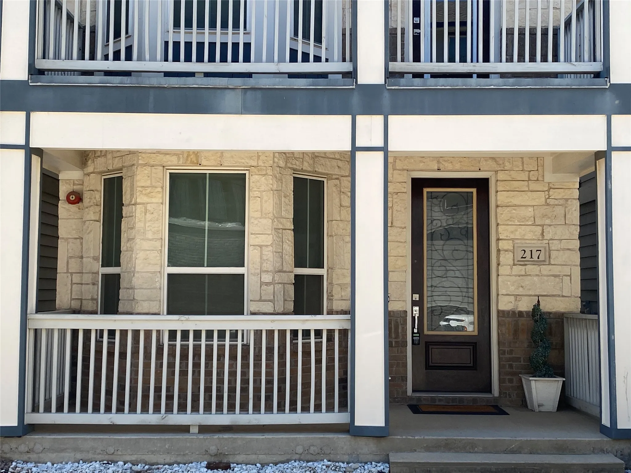 Townhouse For Rent in Denton County , 217 S Village Way, Lewisville, Texas 75057, 3 Bedroom, 4 Bathroom, 2 Garage spaces, 1,828 Sqft, built in 2019, mls#21408560, Real Estate Agent in Lewisville, Homes For Rent in Denton county, Homes For Rent in Lewisville, Realtor in Lewisville Texas, Real Estate Brokerage Independent Realty Texas, Luminita Cordes Realtor