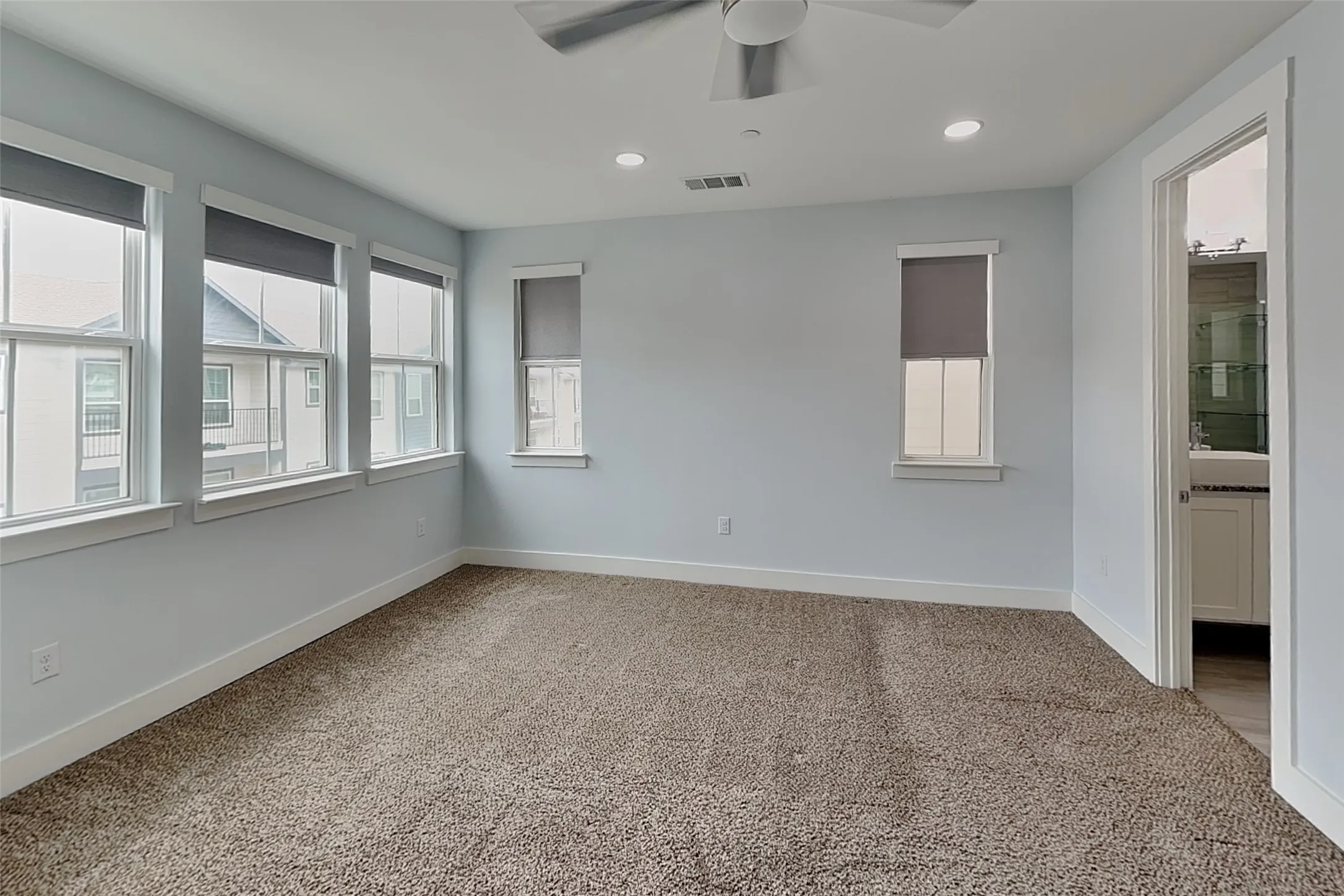 Townhouse For Rent in Denton County , 217 S Village Way, Lewisville, Texas 75057, 3 Bedroom, 4 Bathroom, 2 Garage spaces, 1,828 Sqft, built in 2019, mls#21408560, Real Estate Agent in Lewisville, Homes For Rent in Denton county, Homes For Rent in Lewisville, Realtor in Lewisville Texas, Real Estate Brokerage Independent Realty Texas, Luminita Cordes Realtor