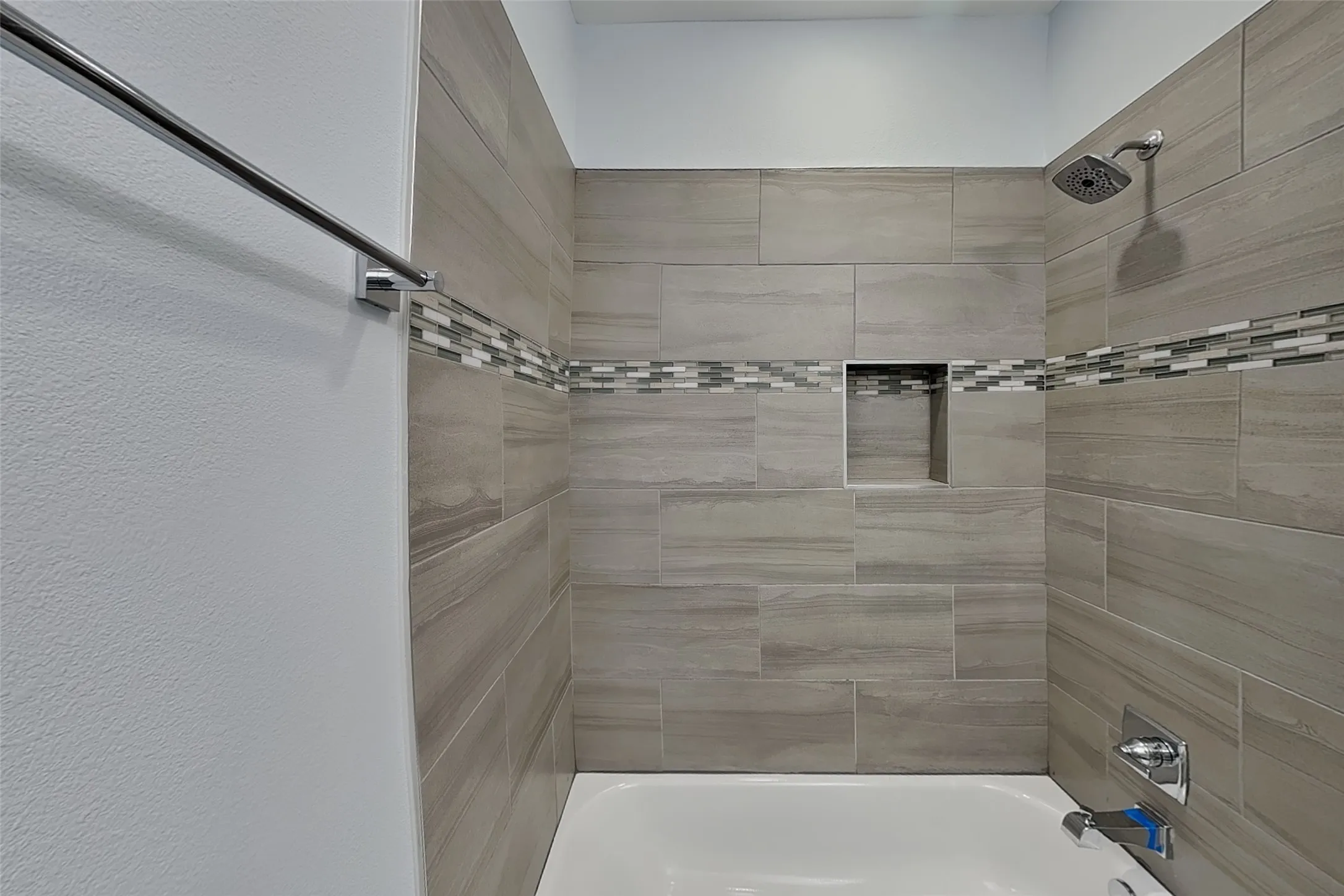 Townhouse For Rent in Denton County , 217 S Village Way, Lewisville, Texas 75057, 3 Bedroom, 4 Bathroom, 2 Garage spaces, 1,828 Sqft, built in 2019, mls#21408560, Real Estate Agent in Lewisville, Homes For Rent in Denton county, Homes For Rent in Lewisville, Realtor in Lewisville Texas, Real Estate Brokerage Independent Realty Texas, Luminita Cordes Realtor