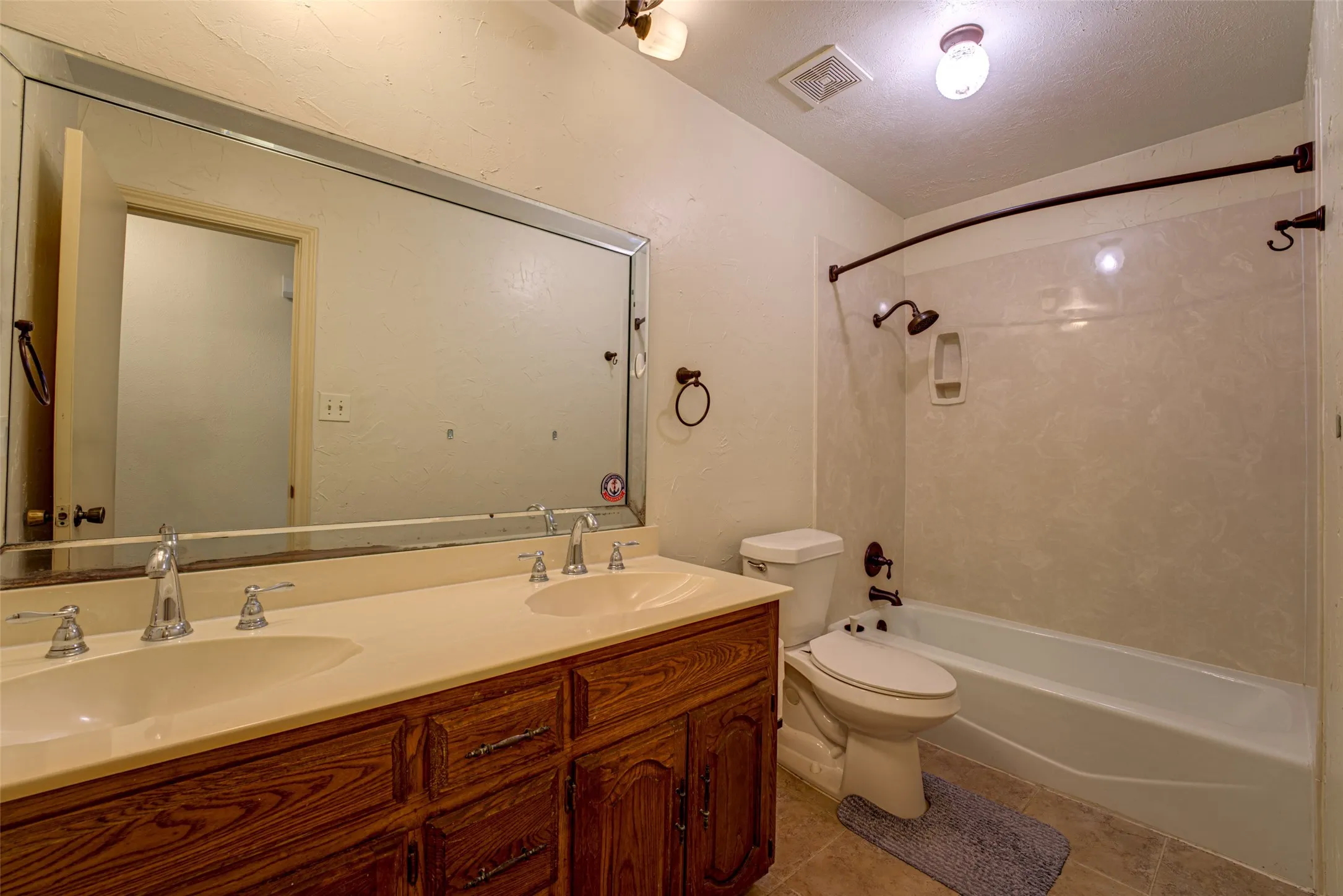 Single Family Residence For Rent in Rockwall County , 10 Cypress Court, Heath, Texas 75032, 4 Bedroom, 2 Bathroom, 2 Garage spaces, 2,539 Sqft, built in 1987, mls#21407016, Real Estate Agent in Heath, Homes For Rent in Rockwall county, Homes For Rent in Heath, Realtor in Heath Texas, Real Estate Brokerage Independent Realty Texas, Luminita Cordes Realtor