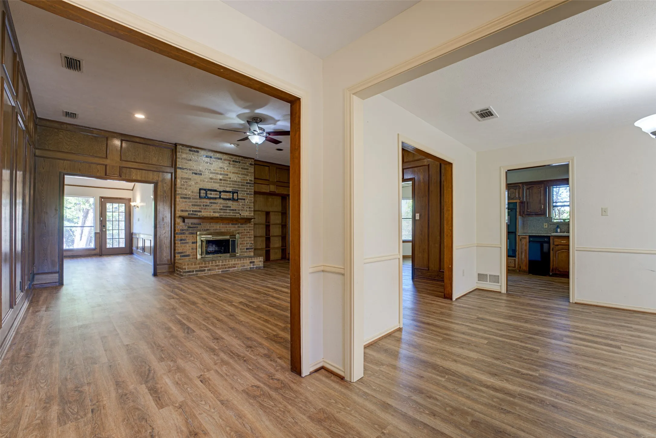 Single Family Residence For Rent in Rockwall County , 10 Cypress Court, Heath, Texas 75032, 4 Bedroom, 2 Bathroom, 2 Garage spaces, 2,539 Sqft, built in 1987, mls#21407016, Real Estate Agent in Heath, Homes For Rent in Rockwall county, Homes For Rent in Heath, Realtor in Heath Texas, Real Estate Brokerage Independent Realty Texas, Luminita Cordes Realtor