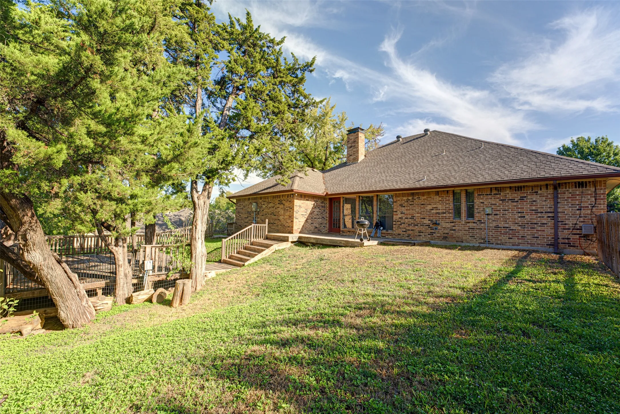 Single Family Residence For Rent in Rockwall County , 10 Cypress Court, Heath, Texas 75032, 4 Bedroom, 2 Bathroom, 2 Garage spaces, 2,539 Sqft, built in 1987, mls#21407016, Real Estate Agent in Heath, Homes For Rent in Rockwall county, Homes For Rent in Heath, Realtor in Heath Texas, Real Estate Brokerage Independent Realty Texas, Luminita Cordes Realtor