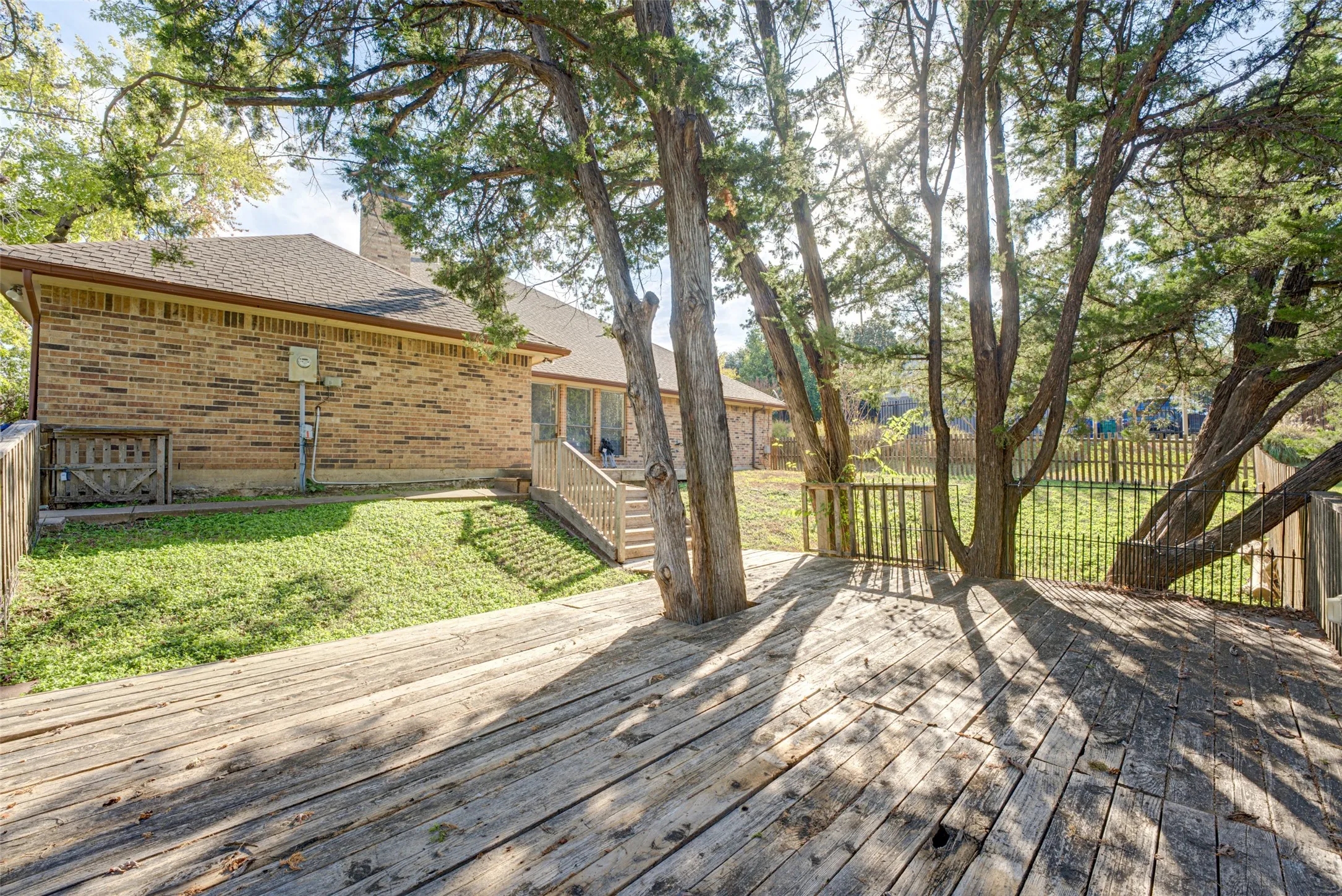 Single Family Residence For Rent in Rockwall County , 10 Cypress Court, Heath, Texas 75032, 4 Bedroom, 2 Bathroom, 2 Garage spaces, 2,539 Sqft, built in 1987, mls#21407016, Real Estate Agent in Heath, Homes For Rent in Rockwall county, Homes For Rent in Heath, Realtor in Heath Texas, Real Estate Brokerage Independent Realty Texas, Luminita Cordes Realtor