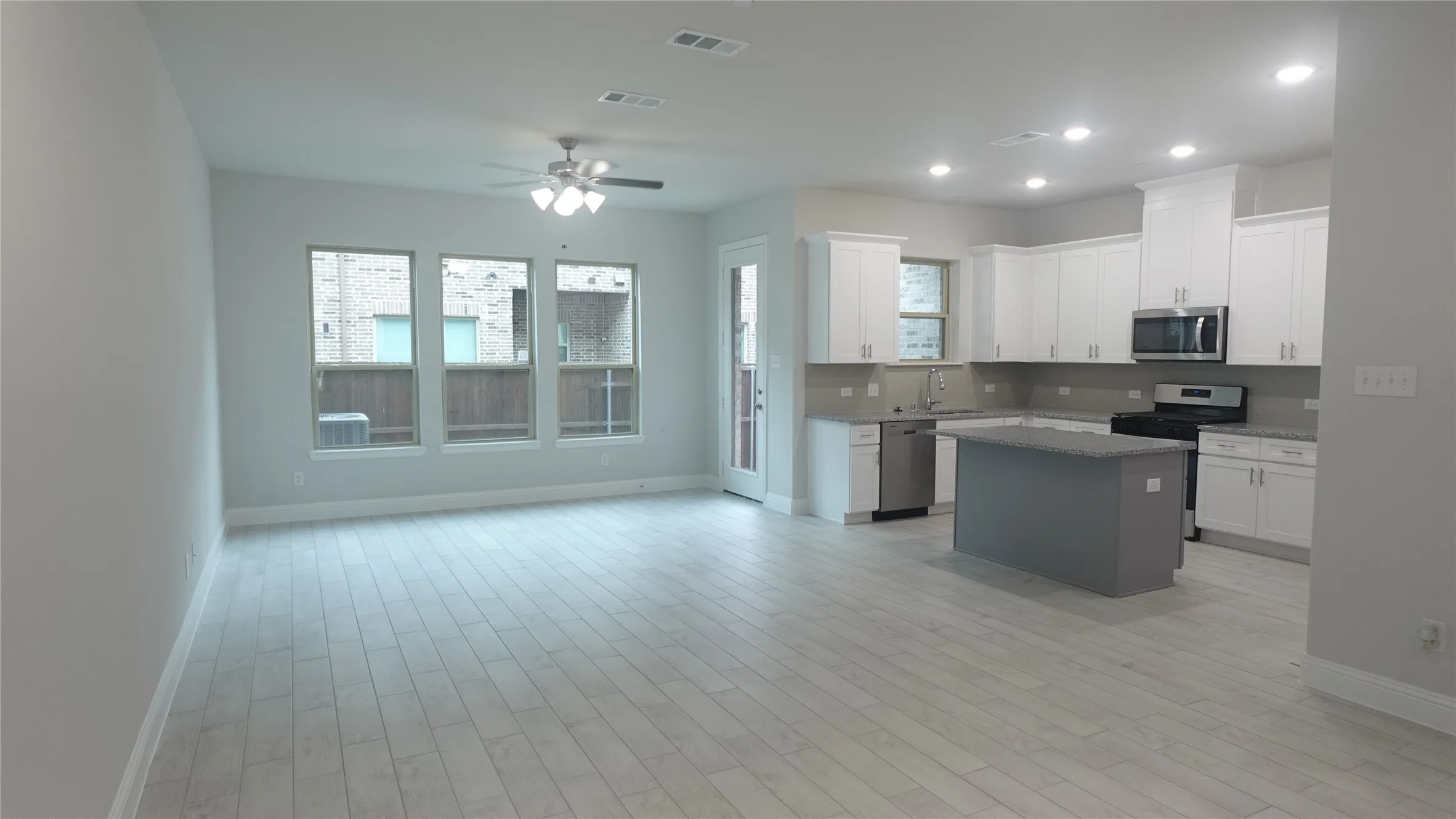 Townhouse For Rent in Collin County , 824 Heart Reef Road, Plano, Texas 75075, 3 Bedroom, 3 Bathroom, 2 Garage spaces, 1,894 Sqft, built in 2024, mls#21408563, Real Estate Agent in Plano, Homes For Rent in Collin county, Homes For Rent in Plano, Realtor in Plano Texas, Real Estate Brokerage Independent Realty Texas, Luminita Cordes Realtor