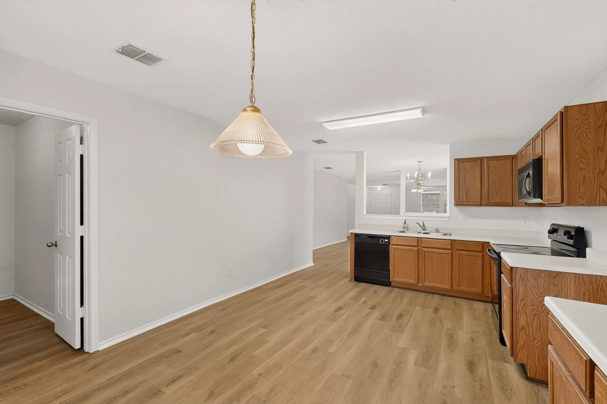 Single Family Residence For Rent in Collin County , 717 Gallant Court, Wylie, Texas 75098, 3 Bedroom, 2 Bathroom, 2 Garage spaces, 1,868 Sqft, built in 2005, mls#21408564, Real Estate Agent in Wylie, Homes For Rent in Collin county, Homes For Rent in Wylie, Realtor in Wylie Texas, Real Estate Brokerage Independent Realty Texas, Luminita Cordes Realtor