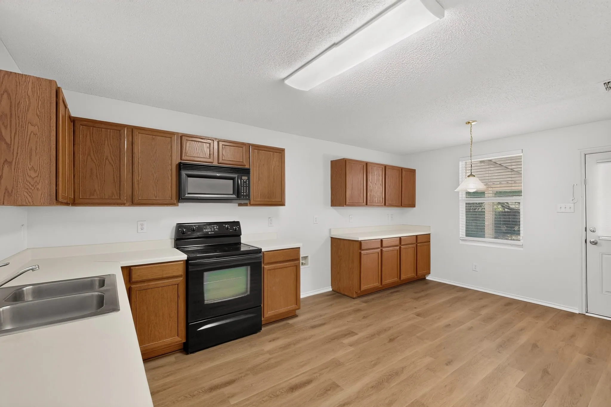 Single Family Residence For Rent in Collin County , 717 Gallant Court, Wylie, Texas 75098, 3 Bedroom, 2 Bathroom, 2 Garage spaces, 1,868 Sqft, built in 2005, mls#21408564, Real Estate Agent in Wylie, Homes For Rent in Collin county, Homes For Rent in Wylie, Realtor in Wylie Texas, Real Estate Brokerage Independent Realty Texas, Luminita Cordes Realtor
