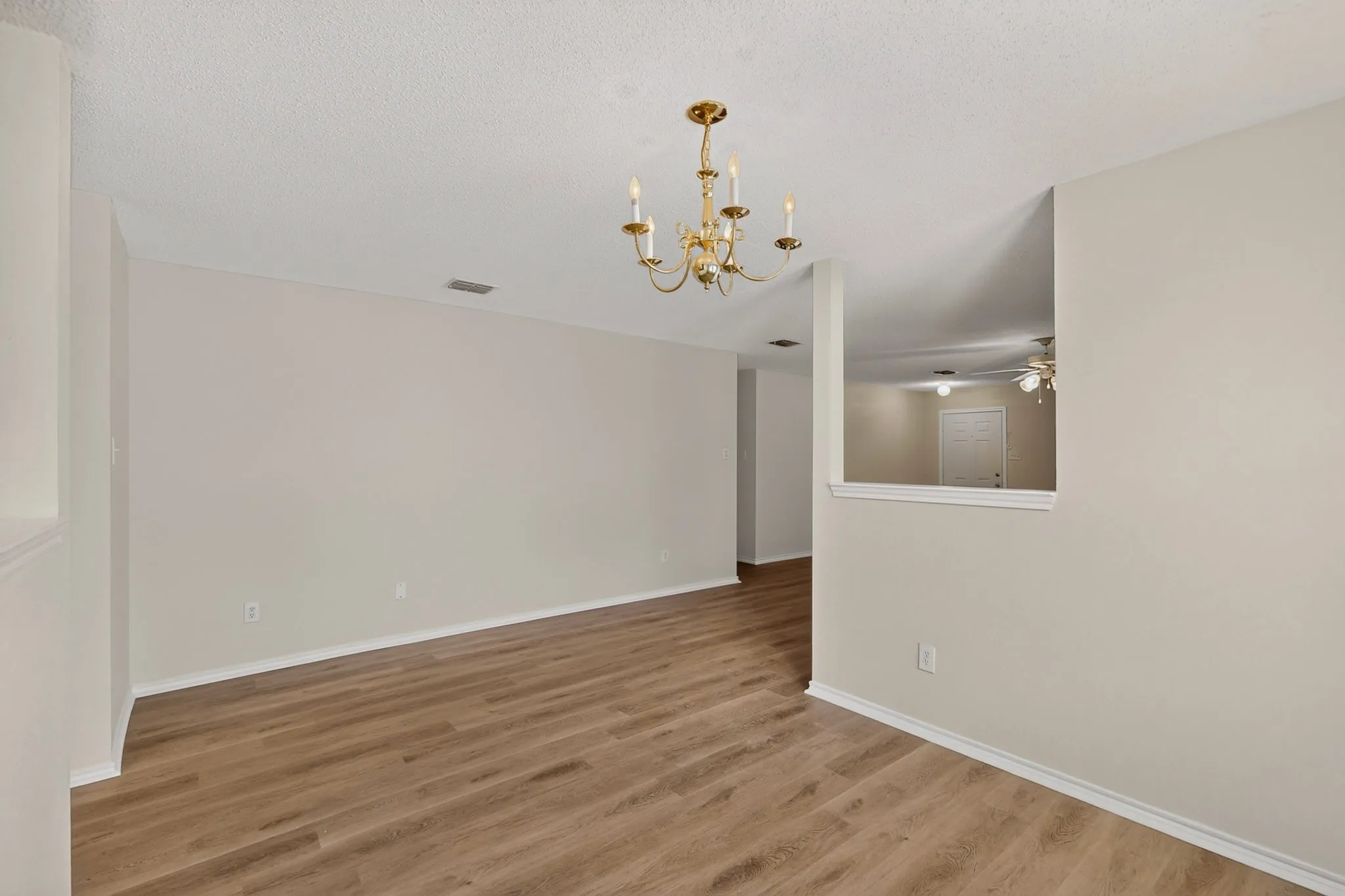 Single Family Residence For Rent in Collin County , 717 Gallant Court, Wylie, Texas 75098, 3 Bedroom, 2 Bathroom, 2 Garage spaces, 1,868 Sqft, built in 2005, mls#21408564, Real Estate Agent in Wylie, Homes For Rent in Collin county, Homes For Rent in Wylie, Realtor in Wylie Texas, Real Estate Brokerage Independent Realty Texas, Luminita Cordes Realtor