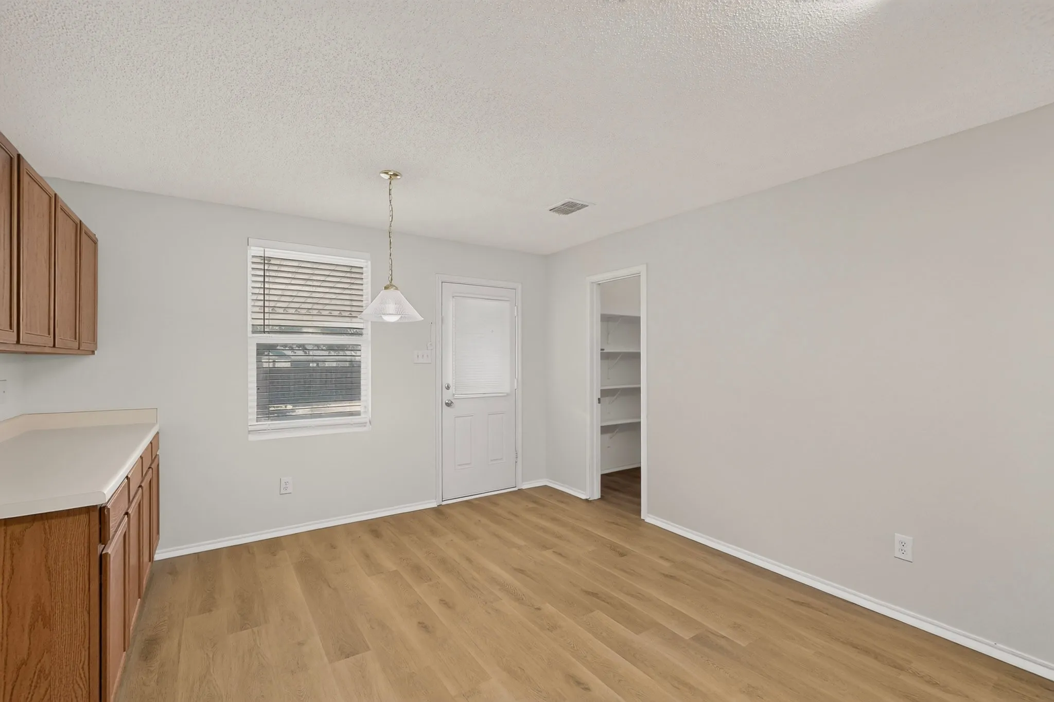 Single Family Residence For Rent in Collin County , 717 Gallant Court, Wylie, Texas 75098, 3 Bedroom, 2 Bathroom, 2 Garage spaces, 1,868 Sqft, built in 2005, mls#21408564, Real Estate Agent in Wylie, Homes For Rent in Collin county, Homes For Rent in Wylie, Realtor in Wylie Texas, Real Estate Brokerage Independent Realty Texas, Luminita Cordes Realtor