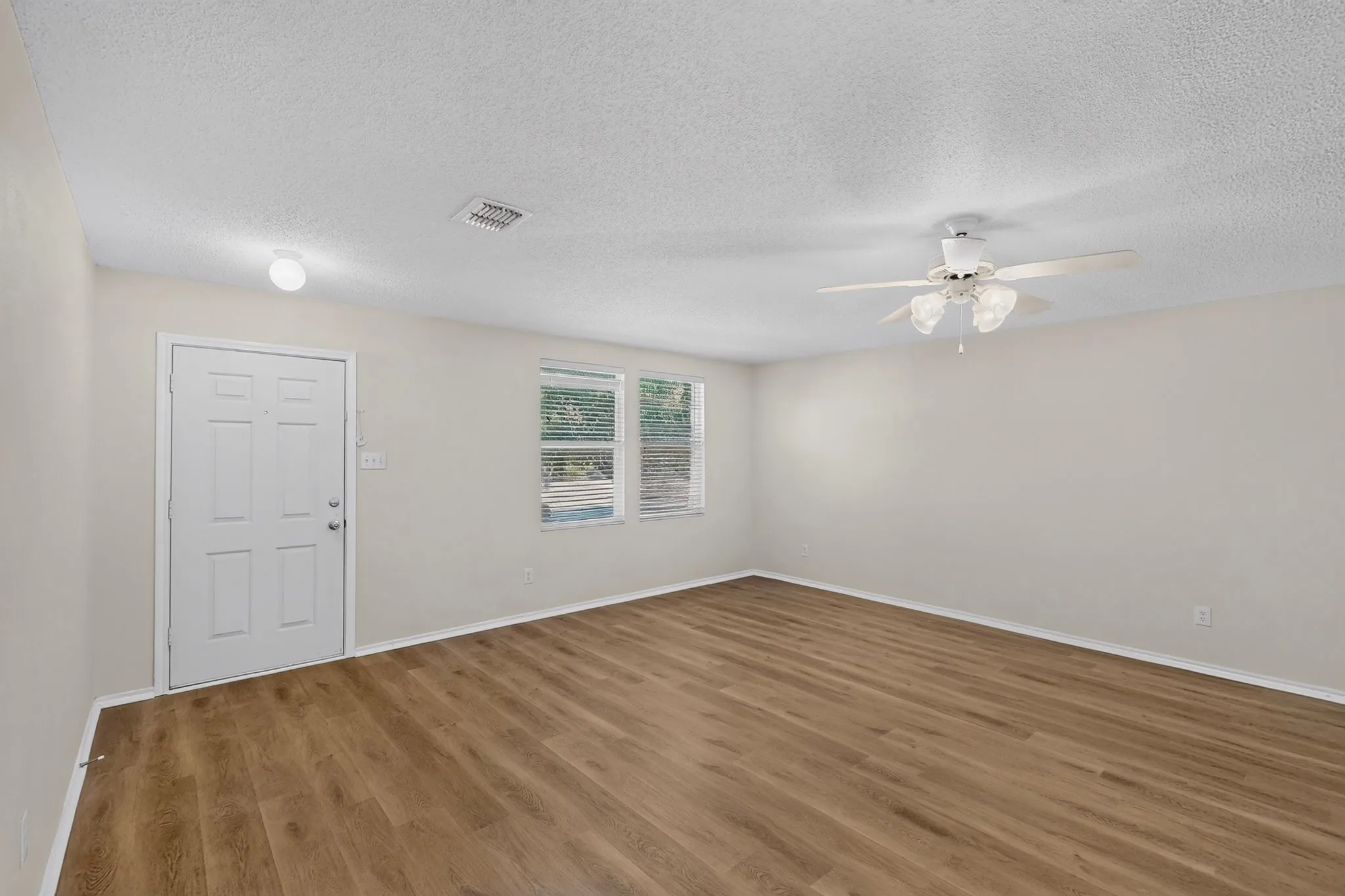 Single Family Residence For Rent in Collin County , 717 Gallant Court, Wylie, Texas 75098, 3 Bedroom, 2 Bathroom, 2 Garage spaces, 1,868 Sqft, built in 2005, mls#21408564, Real Estate Agent in Wylie, Homes For Rent in Collin county, Homes For Rent in Wylie, Realtor in Wylie Texas, Real Estate Brokerage Independent Realty Texas, Luminita Cordes Realtor