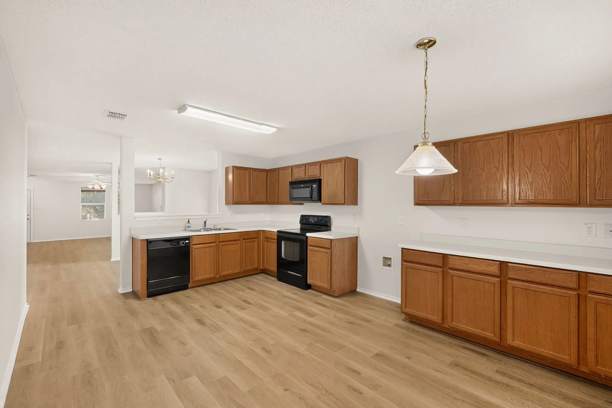 Single Family Residence For Rent in Collin County , 717 Gallant Court, Wylie, Texas 75098, 3 Bedroom, 2 Bathroom, 2 Garage spaces, 1,868 Sqft, built in 2005, mls#21408564, Real Estate Agent in Wylie, Homes For Rent in Collin county, Homes For Rent in Wylie, Realtor in Wylie Texas, Real Estate Brokerage Independent Realty Texas, Luminita Cordes Realtor