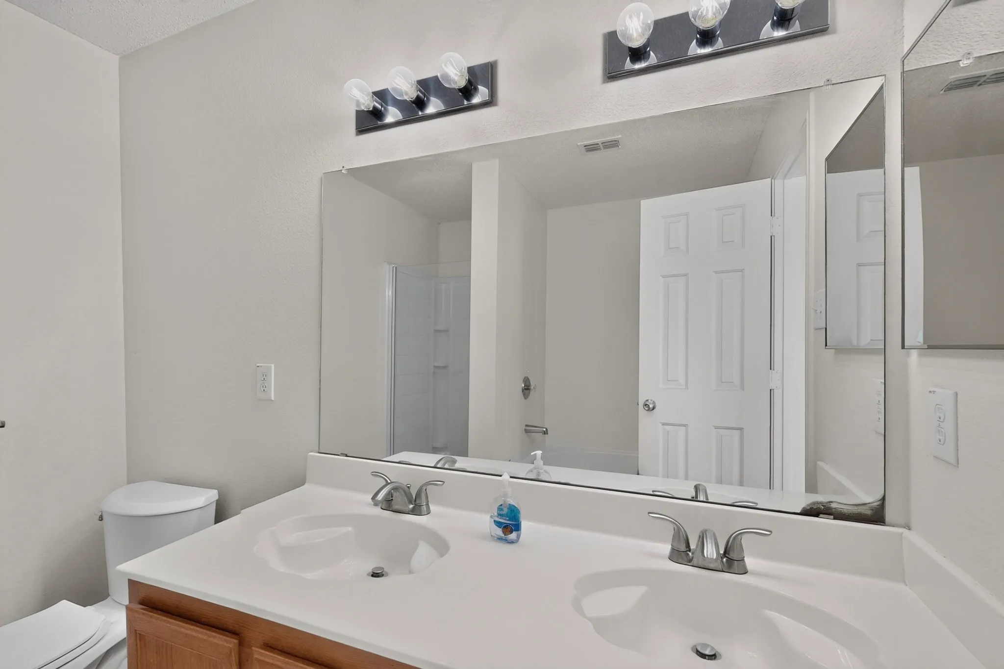 Single Family Residence For Rent in Collin County , 717 Gallant Court, Wylie, Texas 75098, 3 Bedroom, 2 Bathroom, 2 Garage spaces, 1,868 Sqft, built in 2005, mls#21408564, Real Estate Agent in Wylie, Homes For Rent in Collin county, Homes For Rent in Wylie, Realtor in Wylie Texas, Real Estate Brokerage Independent Realty Texas, Luminita Cordes Realtor