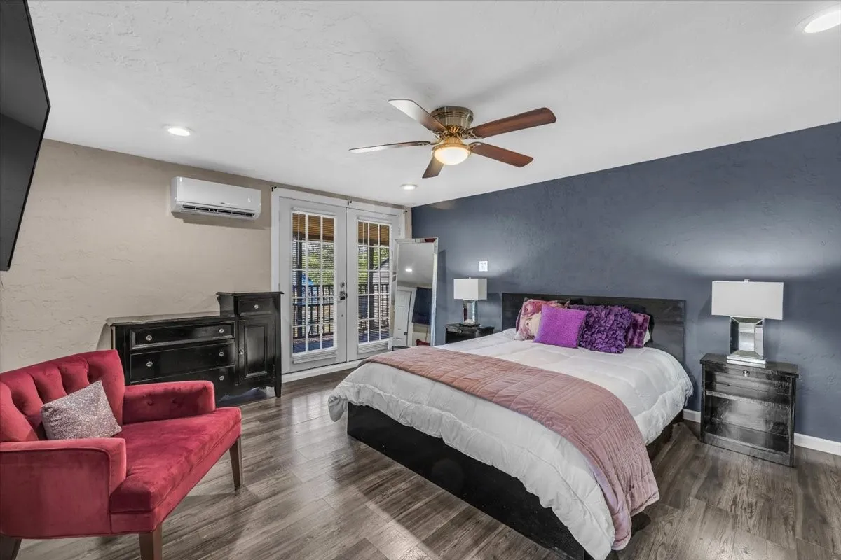 Single Family Residence For Sale in Johnson County , 710 S Spears Street, Alvarado, Texas 76009, 3 Bedroom, 2 Bathroom, Garage spaces, 1,664 Sqft, built in 1975, mls#21408555, Real Estate Agent in Alvarado, Homes For Sale in Johnson county, Homes For Sale in Alvarado, Realtor in Alvarado Texas, Real Estate Brokerage Independent Realty Texas, Luminita Cordes Realtor