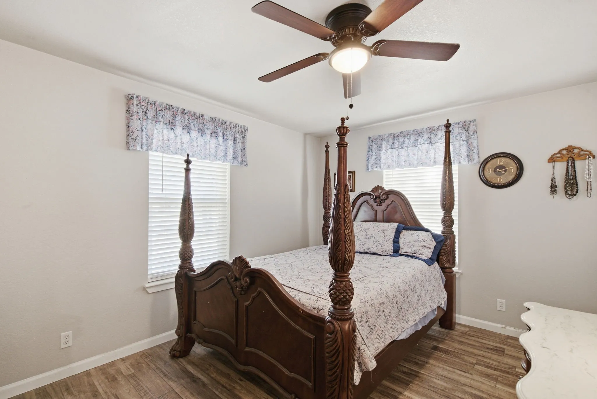 Single Family Residence For Sale in Parker County , 5098 Fairview, Millsap, Texas 76066, 5 Bedroom, 3 Bathroom, Garage spaces, 3,680 Sqft, built in 2003, mls#21405942, Real Estate Agent in Millsap, Homes For Sale in Parker county, Homes For Sale in Millsap, Realtor in Millsap Texas, Real Estate Brokerage Independent Realty Texas, Luminita Cordes Realtor