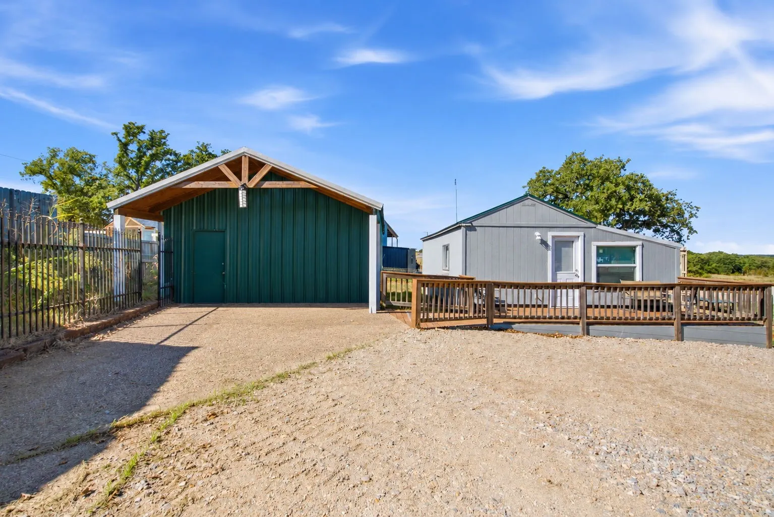 Single Family Residence For Sale in Parker County , 5098 Fairview, Millsap, Texas 76066, 5 Bedroom, 3 Bathroom, Garage spaces, 3,680 Sqft, built in 2003, mls#21405942, Real Estate Agent in Millsap, Homes For Sale in Parker county, Homes For Sale in Millsap, Realtor in Millsap Texas, Real Estate Brokerage Independent Realty Texas, Luminita Cordes Realtor
