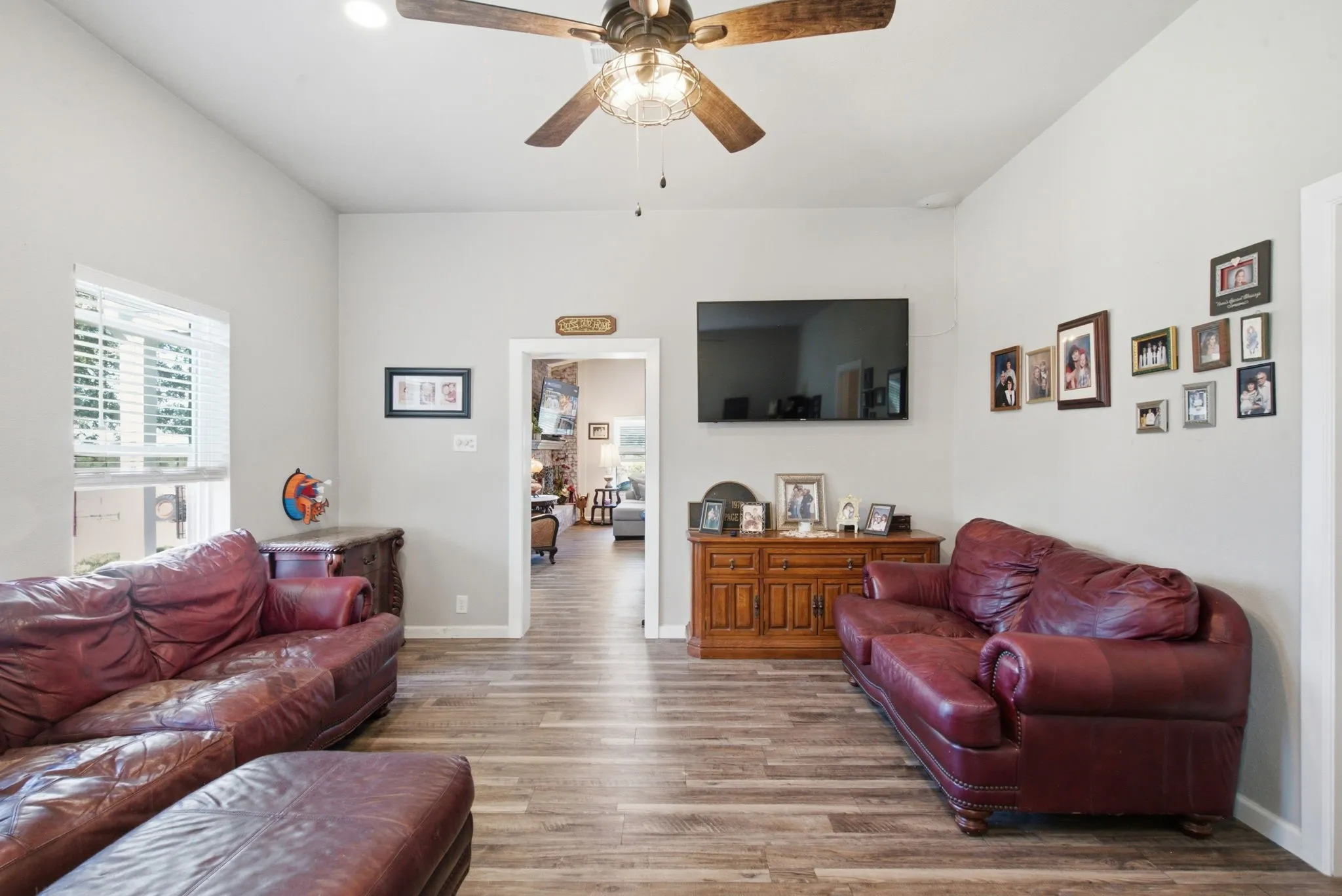Single Family Residence For Sale in Parker County , 5098 Fairview, Millsap, Texas 76066, 5 Bedroom, 3 Bathroom, Garage spaces, 3,680 Sqft, built in 2003, mls#21405942, Real Estate Agent in Millsap, Homes For Sale in Parker county, Homes For Sale in Millsap, Realtor in Millsap Texas, Real Estate Brokerage Independent Realty Texas, Luminita Cordes Realtor