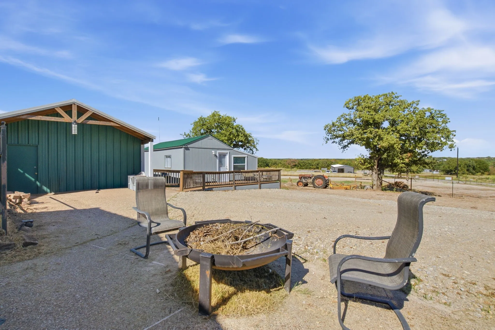 Single Family Residence For Sale in Parker County , 5098 Fairview, Millsap, Texas 76066, 5 Bedroom, 3 Bathroom, Garage spaces, 3,680 Sqft, built in 2003, mls#21405942, Real Estate Agent in Millsap, Homes For Sale in Parker county, Homes For Sale in Millsap, Realtor in Millsap Texas, Real Estate Brokerage Independent Realty Texas, Luminita Cordes Realtor