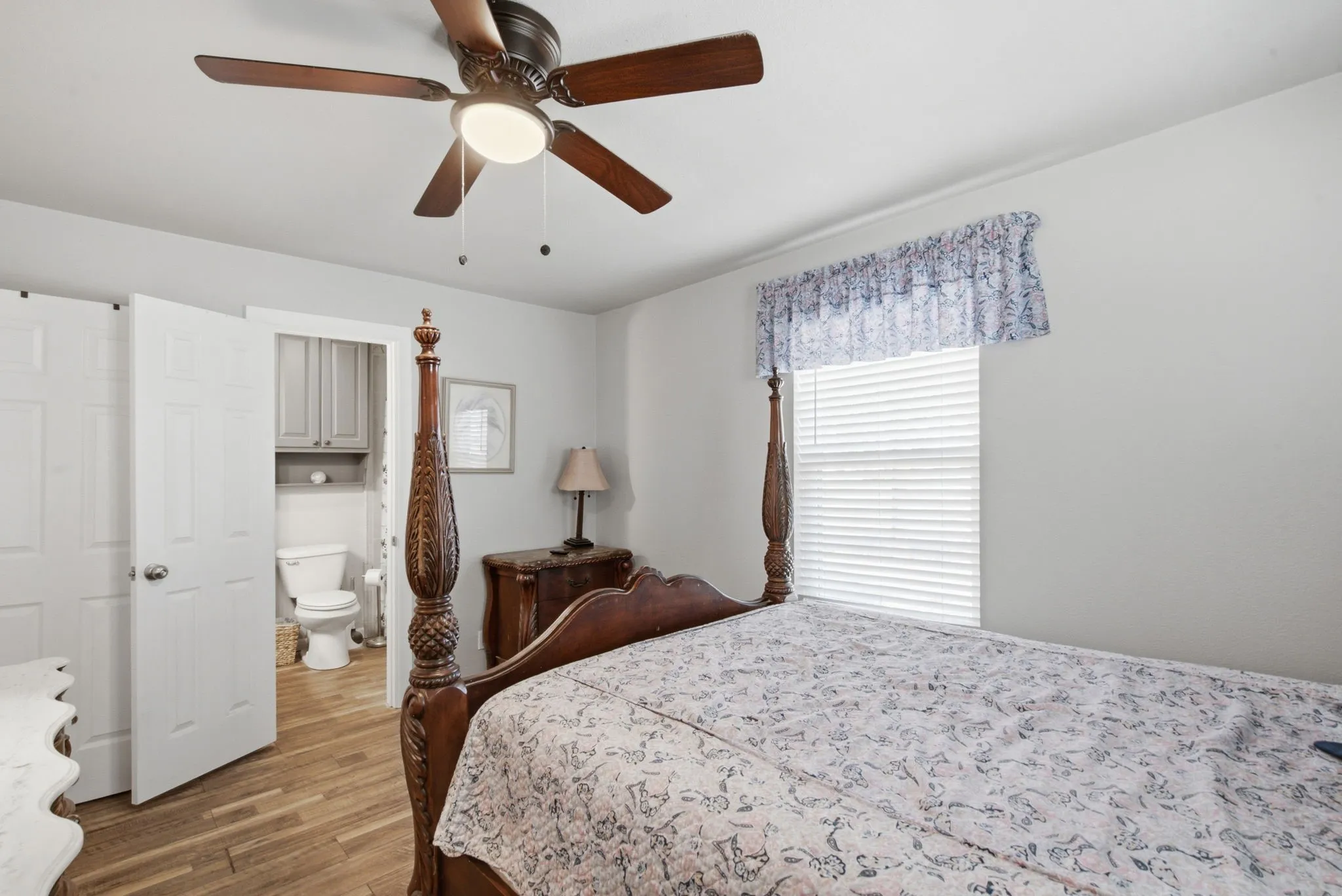 Single Family Residence For Sale in Parker County , 5098 Fairview, Millsap, Texas 76066, 5 Bedroom, 3 Bathroom, Garage spaces, 3,680 Sqft, built in 2003, mls#21405942, Real Estate Agent in Millsap, Homes For Sale in Parker county, Homes For Sale in Millsap, Realtor in Millsap Texas, Real Estate Brokerage Independent Realty Texas, Luminita Cordes Realtor
