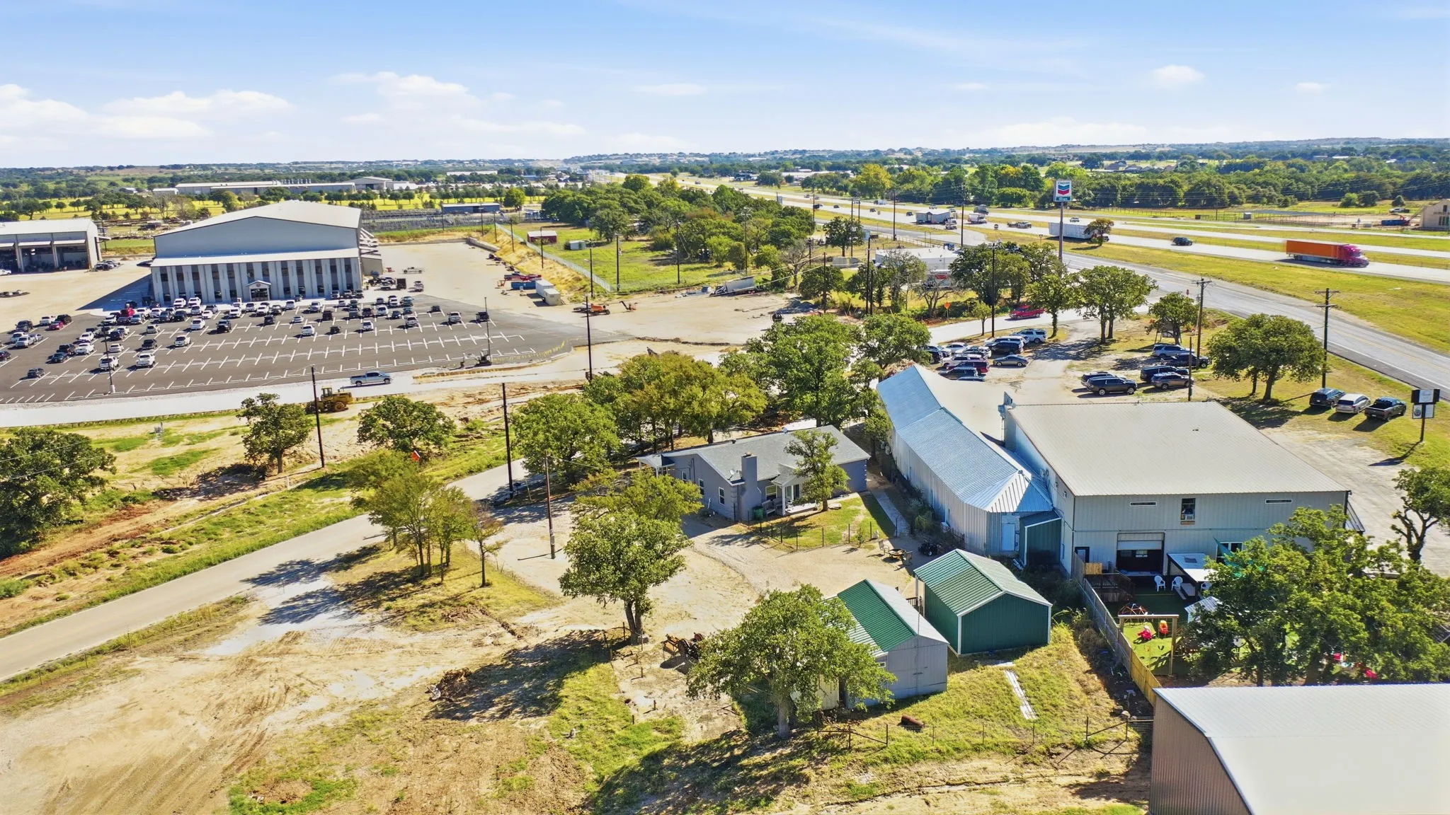Single Family Residence For Sale in Parker County , 5098 Fairview, Millsap, Texas 76066, 5 Bedroom, 3 Bathroom, Garage spaces, 3,680 Sqft, built in 2003, mls#21405942, Real Estate Agent in Millsap, Homes For Sale in Parker county, Homes For Sale in Millsap, Realtor in Millsap Texas, Real Estate Brokerage Independent Realty Texas, Luminita Cordes Realtor