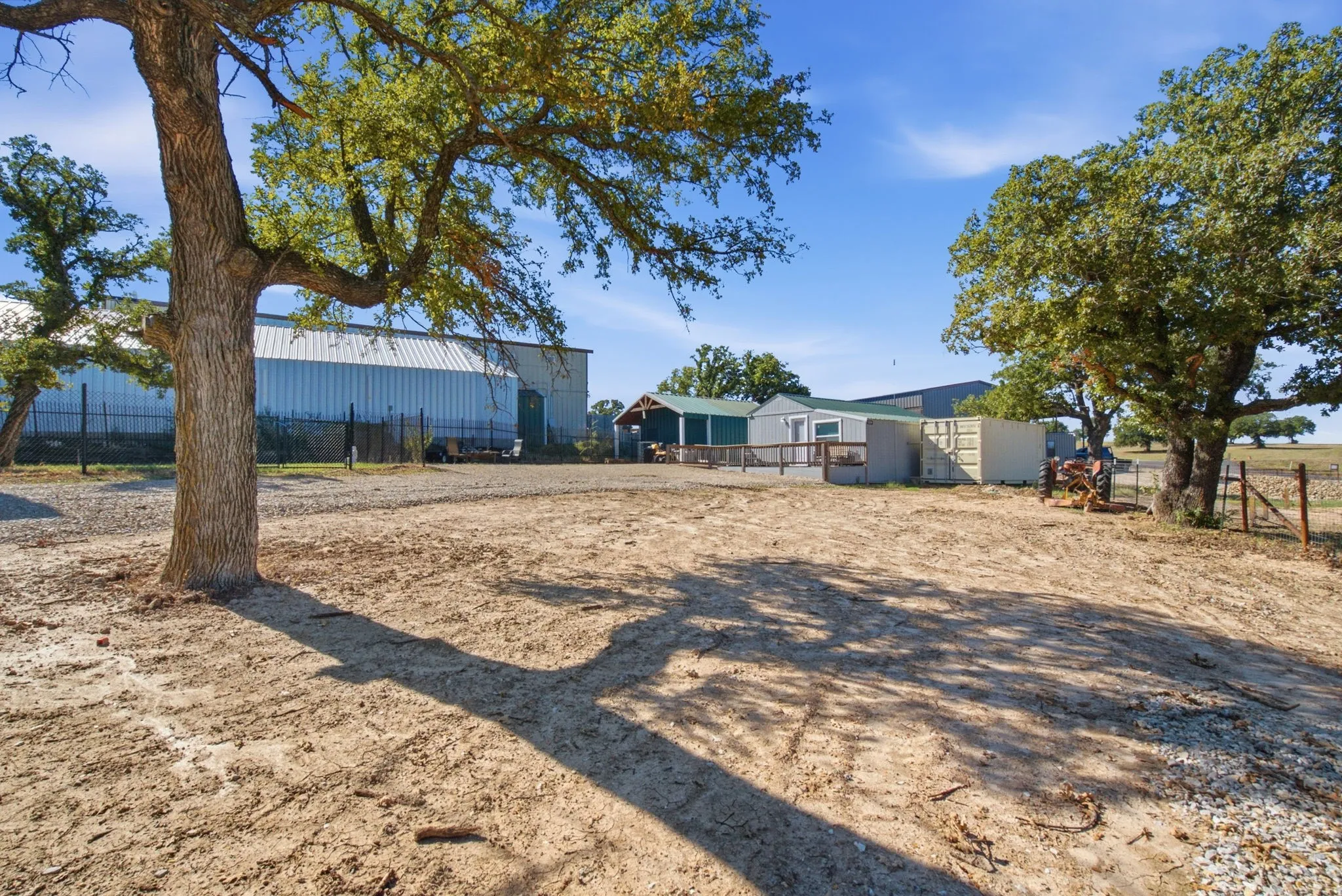 Single Family Residence For Sale in Parker County , 5098 Fairview, Millsap, Texas 76066, 5 Bedroom, 3 Bathroom, Garage spaces, 3,680 Sqft, built in 2003, mls#21405942, Real Estate Agent in Millsap, Homes For Sale in Parker county, Homes For Sale in Millsap, Realtor in Millsap Texas, Real Estate Brokerage Independent Realty Texas, Luminita Cordes Realtor