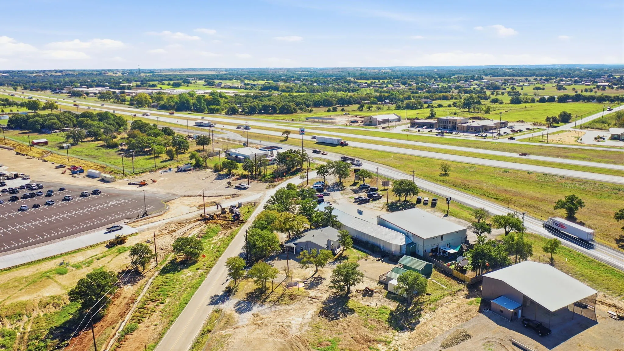 Single Family Residence For Sale in Parker County , 5098 Fairview, Millsap, Texas 76066, 5 Bedroom, 3 Bathroom, Garage spaces, 3,680 Sqft, built in 2003, mls#21405942, Real Estate Agent in Millsap, Homes For Sale in Parker county, Homes For Sale in Millsap, Realtor in Millsap Texas, Real Estate Brokerage Independent Realty Texas, Luminita Cordes Realtor