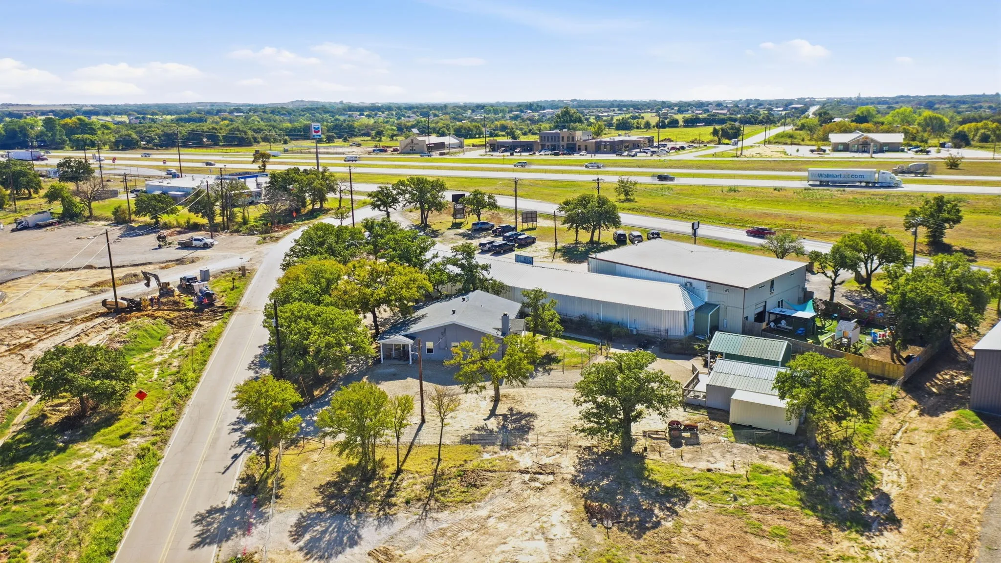 Single Family Residence For Sale in Parker County , 5098 Fairview, Millsap, Texas 76066, 5 Bedroom, 3 Bathroom, Garage spaces, 3,680 Sqft, built in 2003, mls#21405942, Real Estate Agent in Millsap, Homes For Sale in Parker county, Homes For Sale in Millsap, Realtor in Millsap Texas, Real Estate Brokerage Independent Realty Texas, Luminita Cordes Realtor