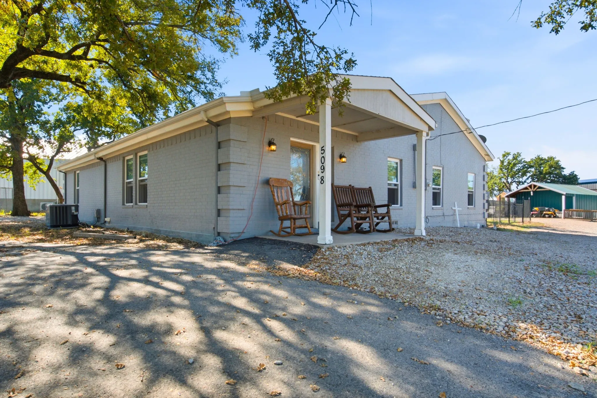 Single Family Residence For Sale in Parker County , 5098 Fairview, Millsap, Texas 76066, 5 Bedroom, 3 Bathroom, Garage spaces, 3,680 Sqft, built in 2003, mls#21405942, Real Estate Agent in Millsap, Homes For Sale in Parker county, Homes For Sale in Millsap, Realtor in Millsap Texas, Real Estate Brokerage Independent Realty Texas, Luminita Cordes Realtor