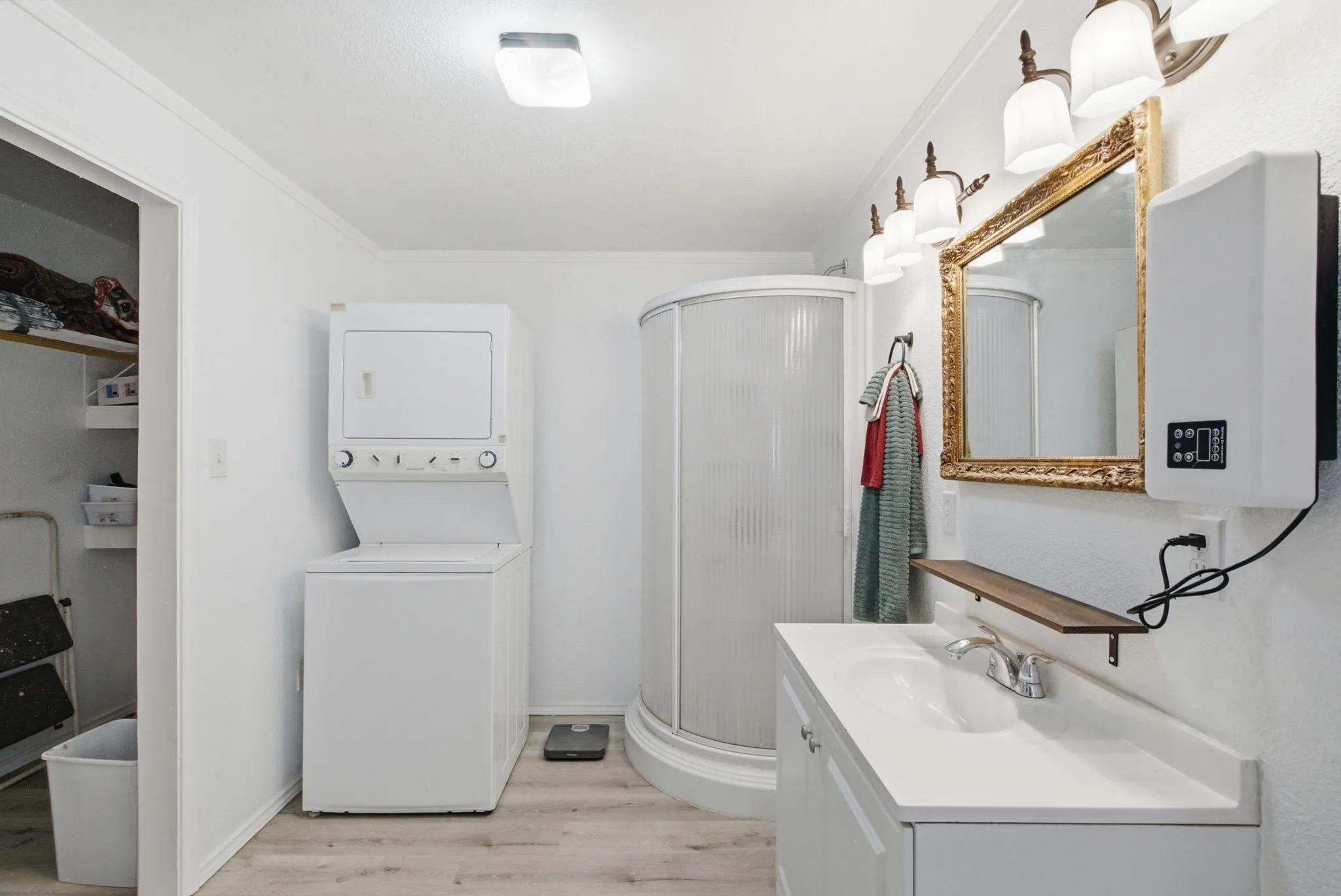 Single Family Residence For Sale in Parker County , 5098 Fairview, Millsap, Texas 76066, 5 Bedroom, 3 Bathroom, Garage spaces, 3,680 Sqft, built in 2003, mls#21405942, Real Estate Agent in Millsap, Homes For Sale in Parker county, Homes For Sale in Millsap, Realtor in Millsap Texas, Real Estate Brokerage Independent Realty Texas, Luminita Cordes Realtor