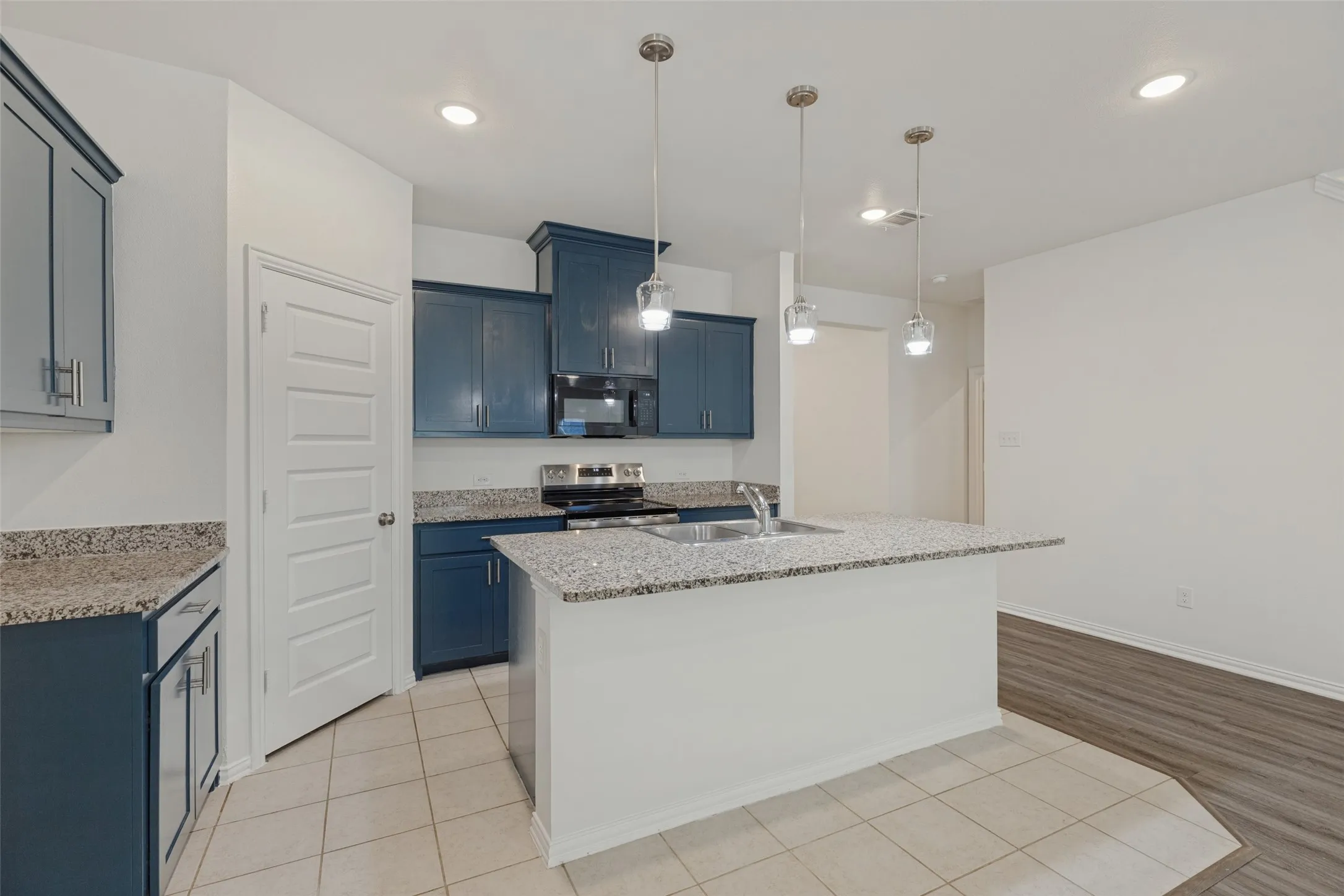 Single Family Residence For Sale in Collin County , 2124 Pacific Avenue, Anna, Texas 75409, 4 Bedroom, 3 Bathroom, 2 Garage spaces, 2,589 Sqft, built in 2023, mls#21408566, Real Estate Agent in Anna, Homes For Sale in Collin county, Homes For Sale in Anna, Realtor in Anna Texas, Real Estate Brokerage Independent Realty Texas, Luminita Cordes Realtor