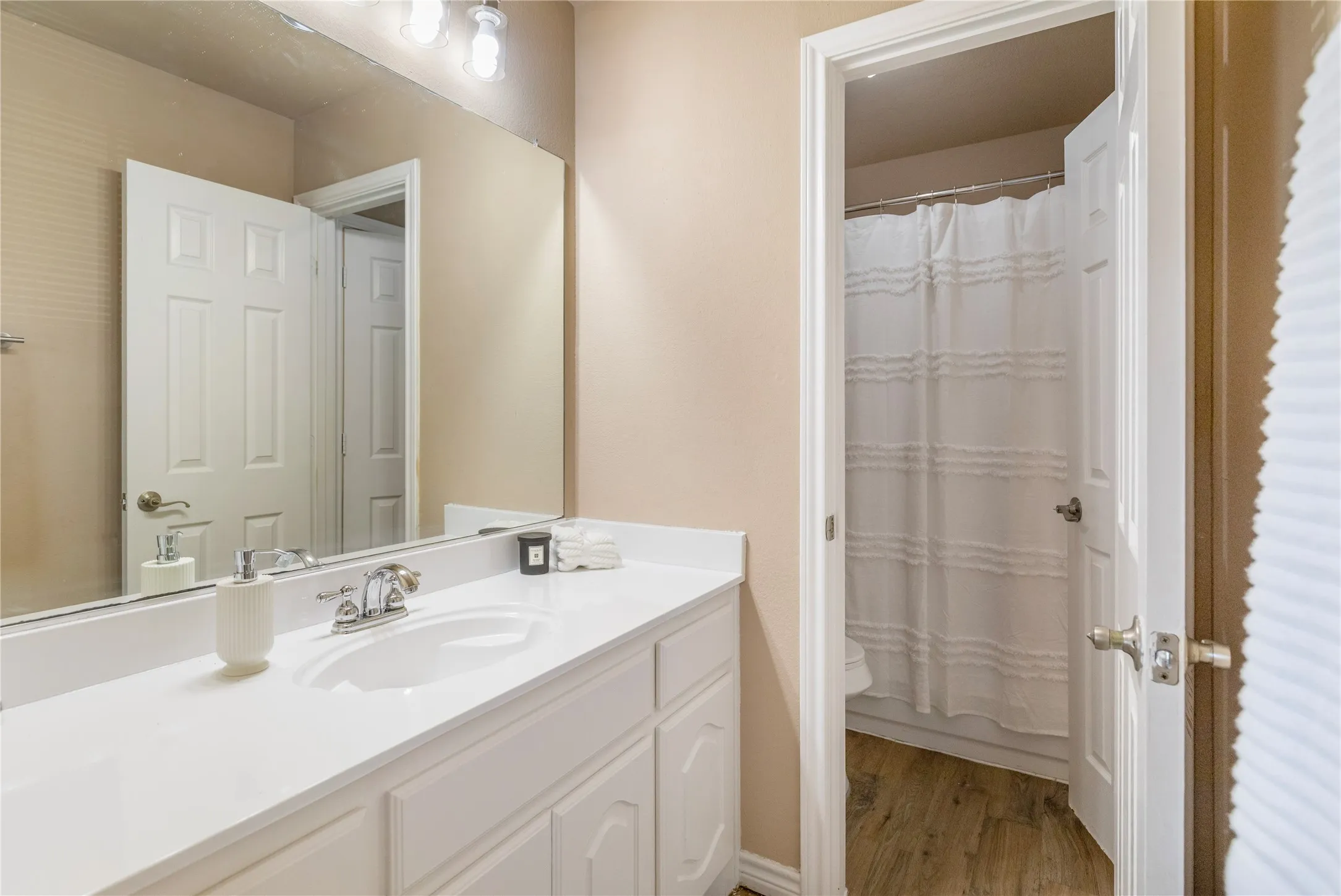 Single Family Residence For Sale in Tarrant County , 8225 Painted Tree Trail, Fort Worth, Texas 76131, 5 Bedroom, 4 Bathroom, 2 Garage spaces, 4,334 Sqft, built in 2006, mls#21404114, Real Estate Agent in Fort Worth, Homes For Sale in Tarrant county, Homes For Sale in Fort Worth, Realtor in Fort Worth Texas, Real Estate Brokerage Independent Realty Texas, Luminita Cordes Realtor