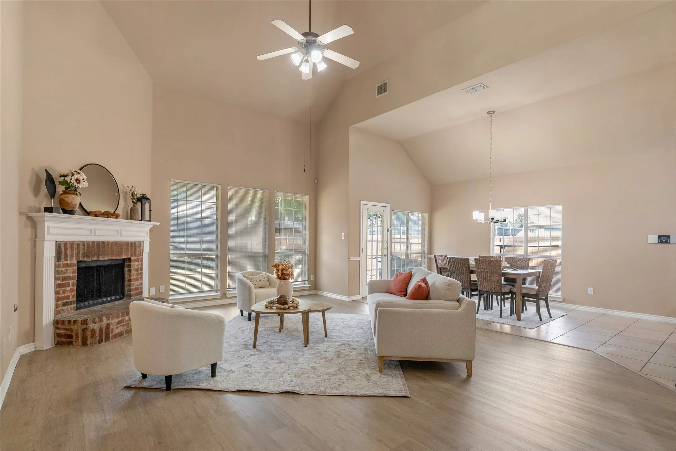 Single Family Residence For Sale in Tarrant County , 8225 Painted Tree Trail, Fort Worth, Texas 76131, 5 Bedroom, 4 Bathroom, 2 Garage spaces, 4,334 Sqft, built in 2006, mls#21404114, Real Estate Agent in Fort Worth, Homes For Sale in Tarrant county, Homes For Sale in Fort Worth, Realtor in Fort Worth Texas, Real Estate Brokerage Independent Realty Texas, Luminita Cordes Realtor