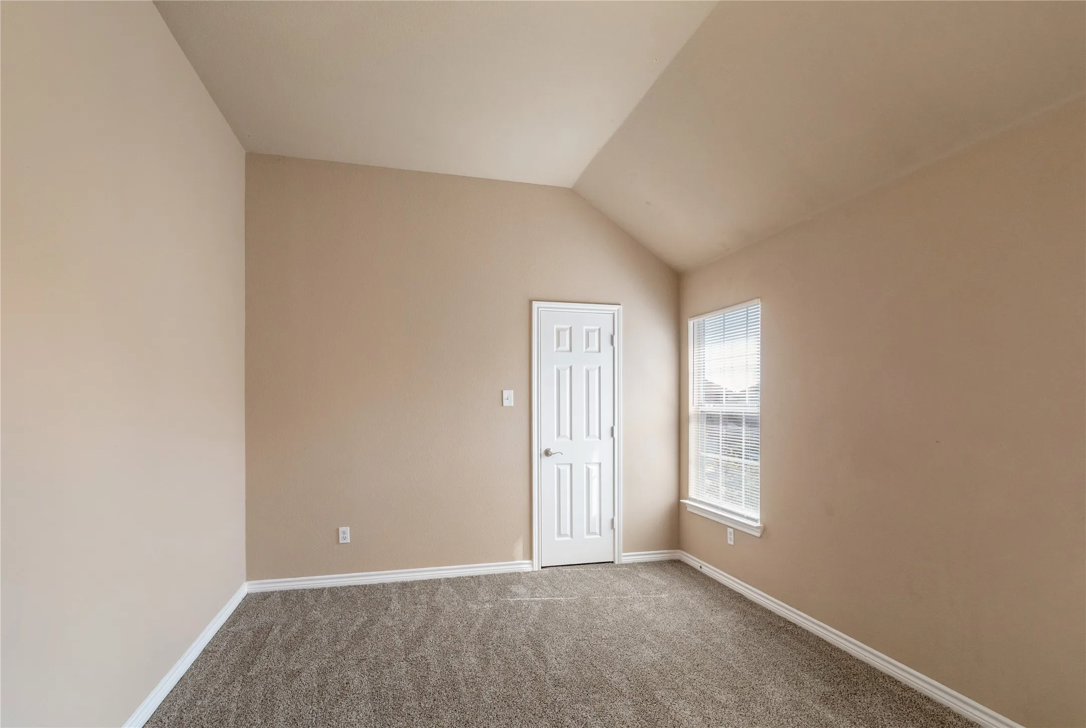 Single Family Residence For Sale in Tarrant County , 8225 Painted Tree Trail, Fort Worth, Texas 76131, 5 Bedroom, 4 Bathroom, 2 Garage spaces, 4,334 Sqft, built in 2006, mls#21404114, Real Estate Agent in Fort Worth, Homes For Sale in Tarrant county, Homes For Sale in Fort Worth, Realtor in Fort Worth Texas, Real Estate Brokerage Independent Realty Texas, Luminita Cordes Realtor