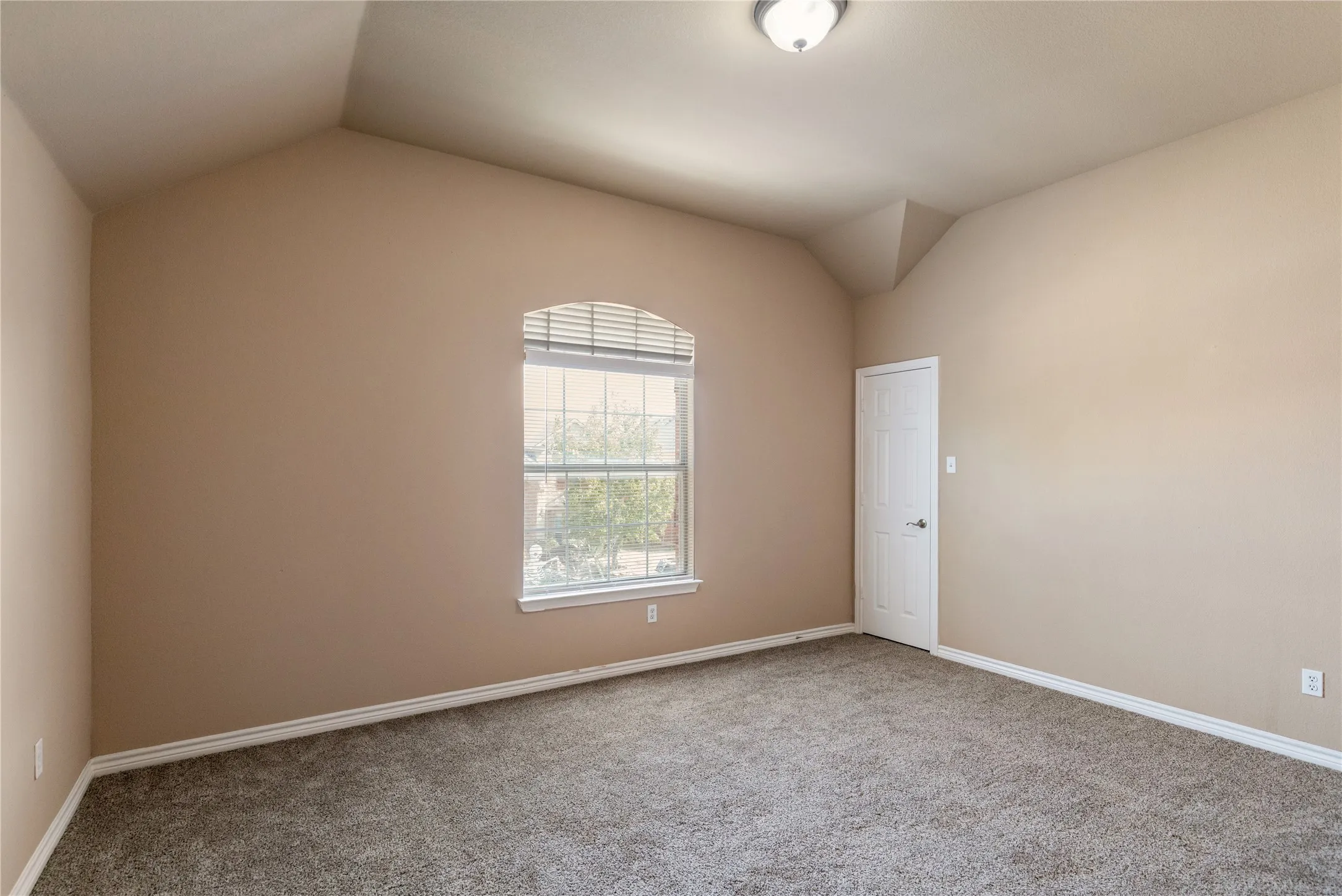 Single Family Residence For Sale in Tarrant County , 8225 Painted Tree Trail, Fort Worth, Texas 76131, 5 Bedroom, 4 Bathroom, 2 Garage spaces, 4,334 Sqft, built in 2006, mls#21404114, Real Estate Agent in Fort Worth, Homes For Sale in Tarrant county, Homes For Sale in Fort Worth, Realtor in Fort Worth Texas, Real Estate Brokerage Independent Realty Texas, Luminita Cordes Realtor