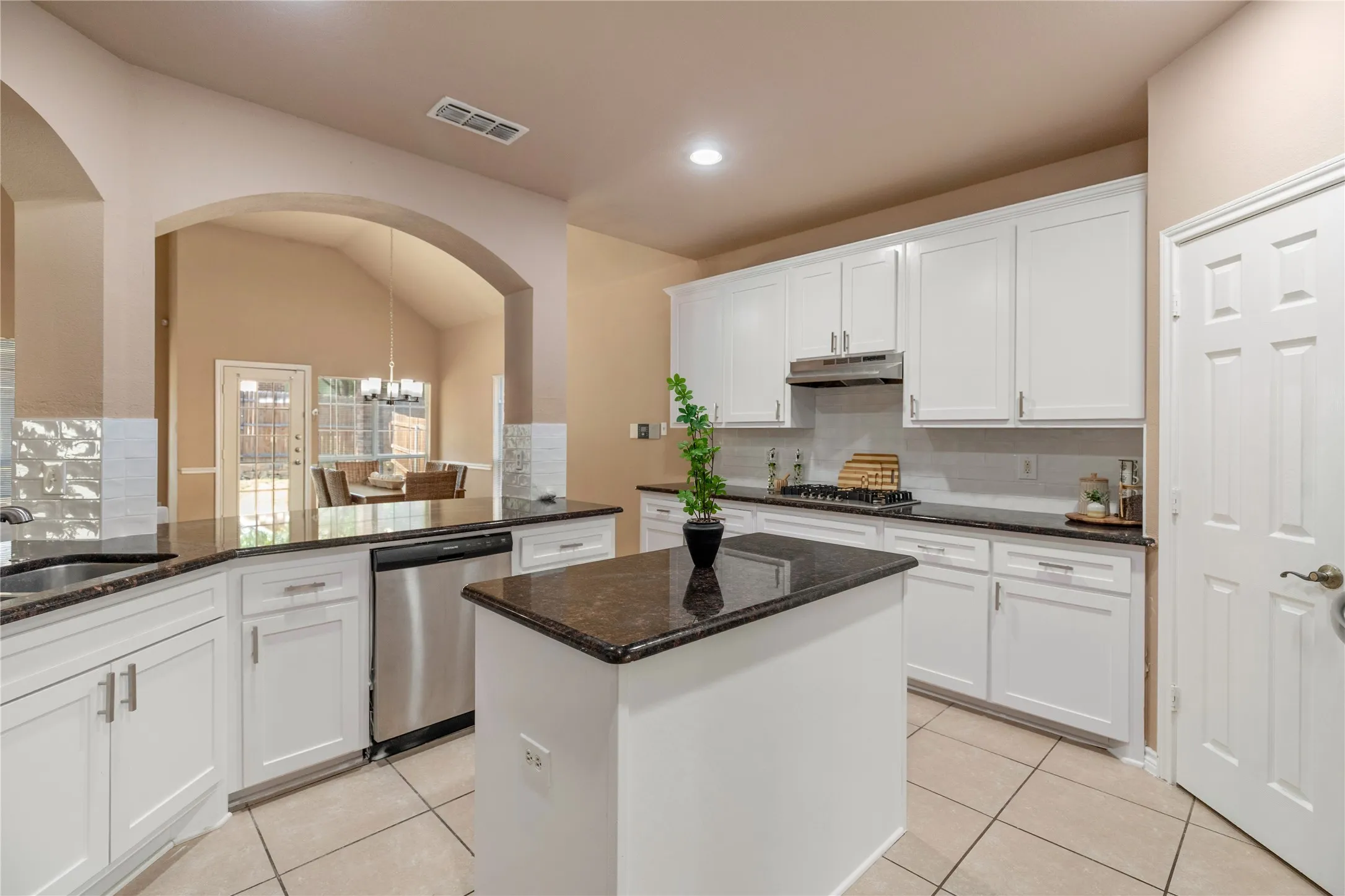 Single Family Residence For Sale in Tarrant County , 8225 Painted Tree Trail, Fort Worth, Texas 76131, 5 Bedroom, 4 Bathroom, 2 Garage spaces, 4,334 Sqft, built in 2006, mls#21404114, Real Estate Agent in Fort Worth, Homes For Sale in Tarrant county, Homes For Sale in Fort Worth, Realtor in Fort Worth Texas, Real Estate Brokerage Independent Realty Texas, Luminita Cordes Realtor