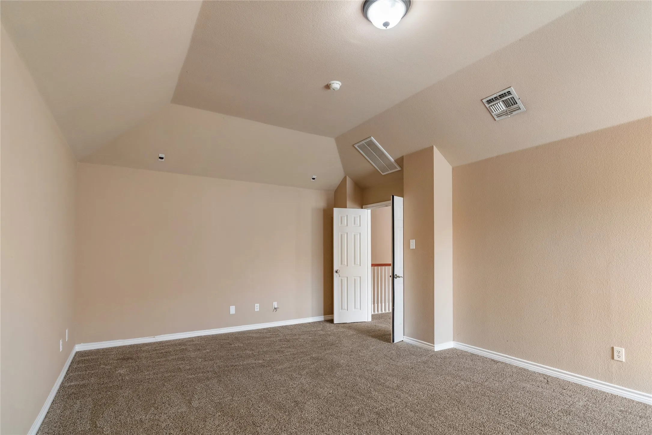 Single Family Residence For Sale in Tarrant County , 8225 Painted Tree Trail, Fort Worth, Texas 76131, 5 Bedroom, 4 Bathroom, 2 Garage spaces, 4,334 Sqft, built in 2006, mls#21404114, Real Estate Agent in Fort Worth, Homes For Sale in Tarrant county, Homes For Sale in Fort Worth, Realtor in Fort Worth Texas, Real Estate Brokerage Independent Realty Texas, Luminita Cordes Realtor