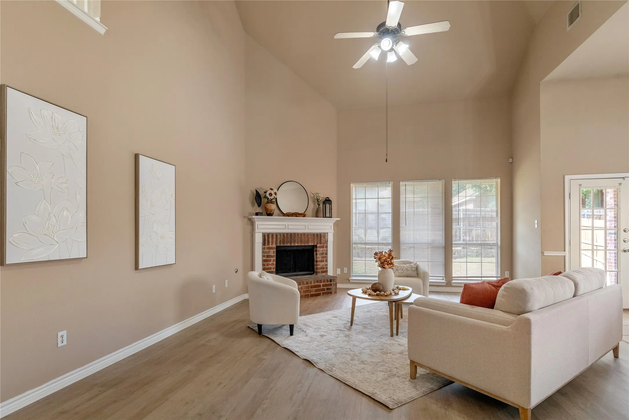 Single Family Residence For Sale in Tarrant County , 8225 Painted Tree Trail, Fort Worth, Texas 76131, 5 Bedroom, 4 Bathroom, 2 Garage spaces, 4,334 Sqft, built in 2006, mls#21404114, Real Estate Agent in Fort Worth, Homes For Sale in Tarrant county, Homes For Sale in Fort Worth, Realtor in Fort Worth Texas, Real Estate Brokerage Independent Realty Texas, Luminita Cordes Realtor