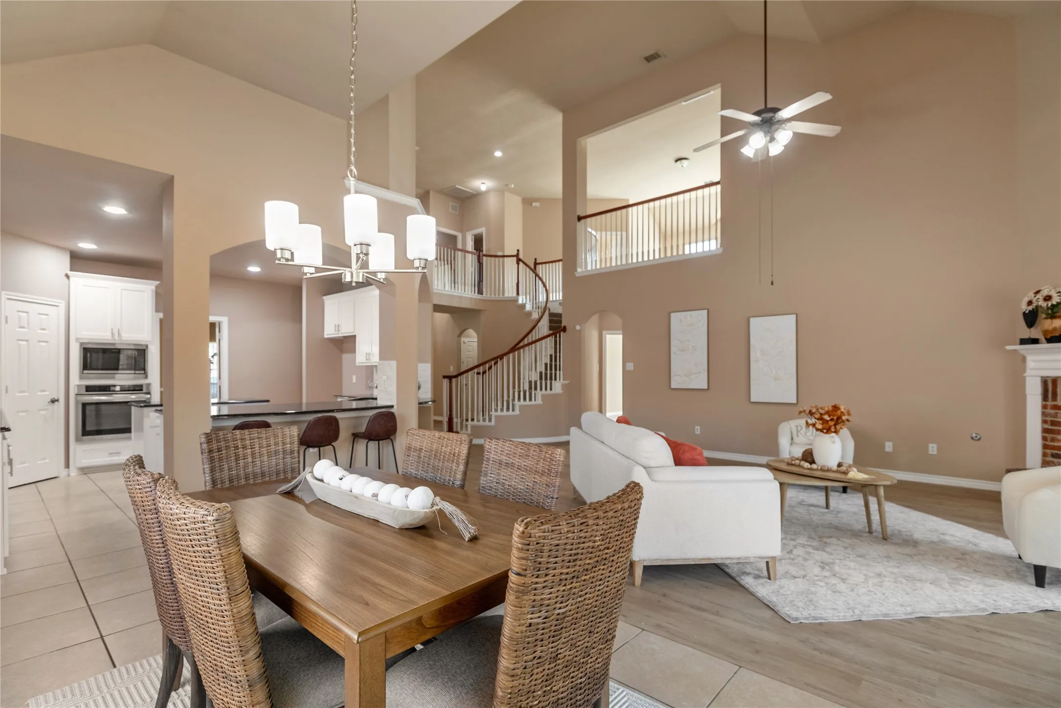 Single Family Residence For Sale in Tarrant County , 8225 Painted Tree Trail, Fort Worth, Texas 76131, 5 Bedroom, 4 Bathroom, 2 Garage spaces, 4,334 Sqft, built in 2006, mls#21404114, Real Estate Agent in Fort Worth, Homes For Sale in Tarrant county, Homes For Sale in Fort Worth, Realtor in Fort Worth Texas, Real Estate Brokerage Independent Realty Texas, Luminita Cordes Realtor